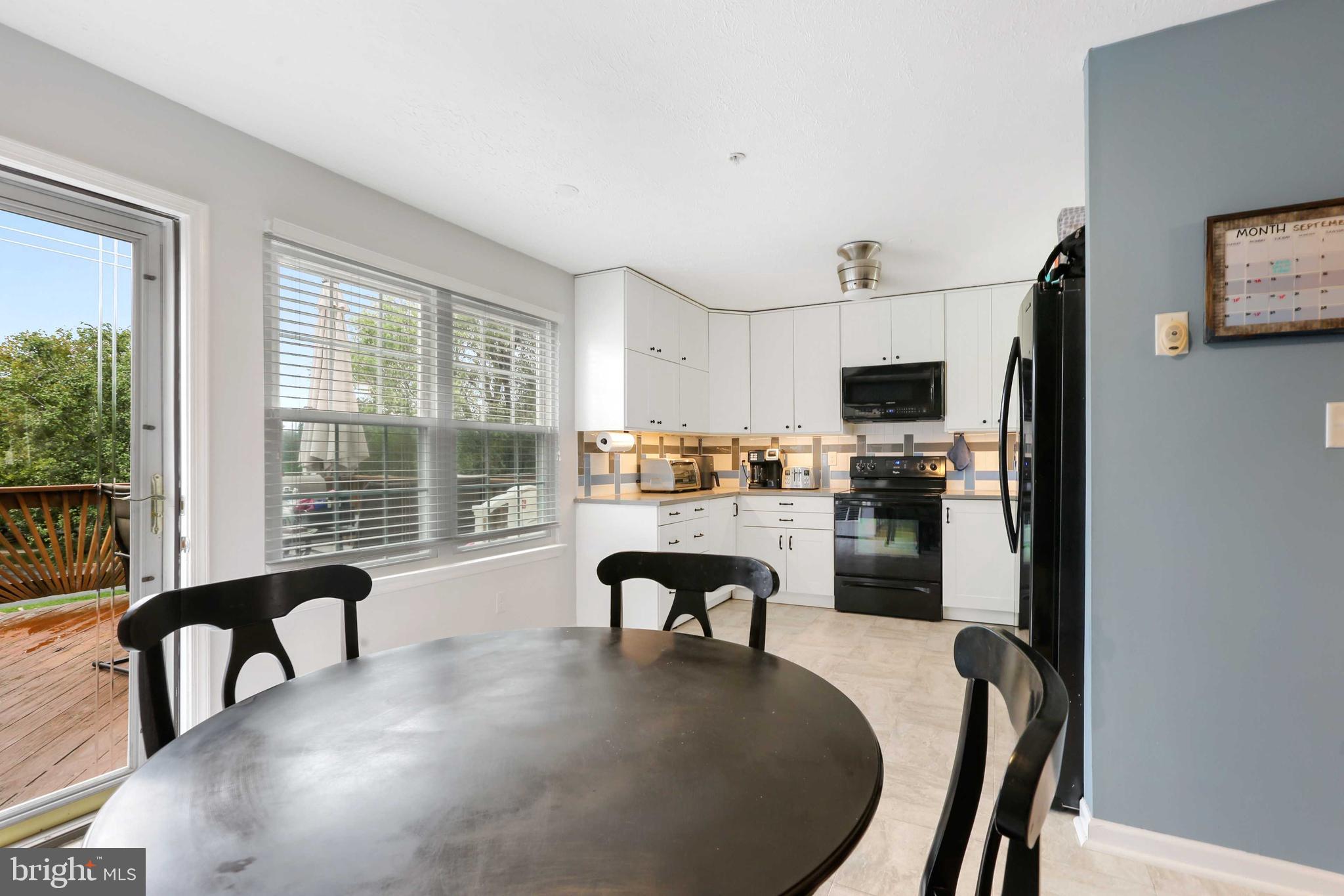 CONSTANT FRIENDSHIP - Residential