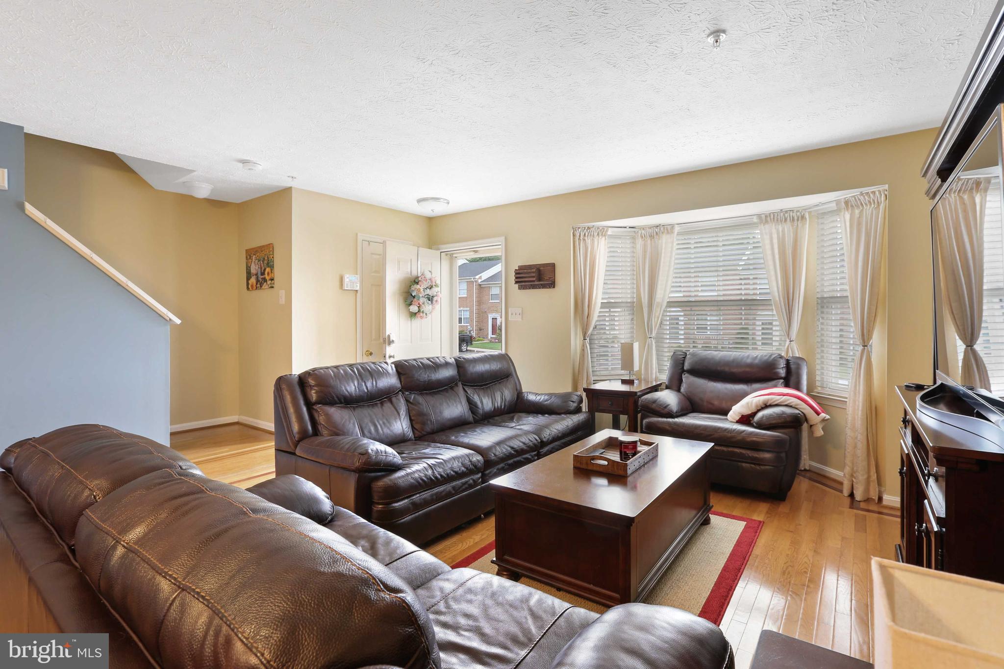 CONSTANT FRIENDSHIP - Residential