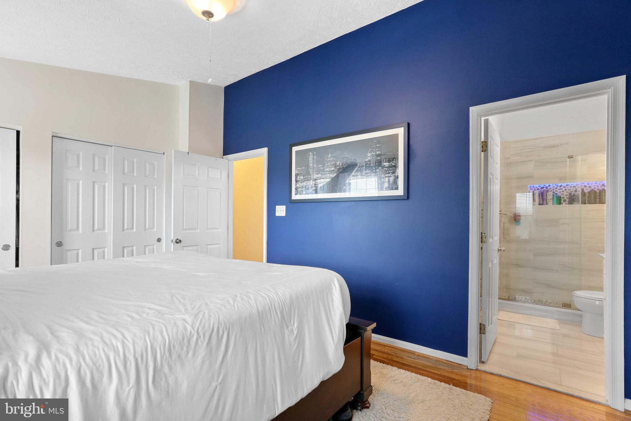 CONSTANT FRIENDSHIP - Residential