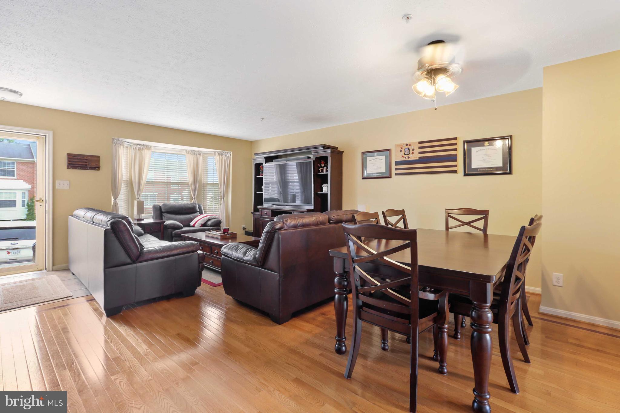 CONSTANT FRIENDSHIP - Residential