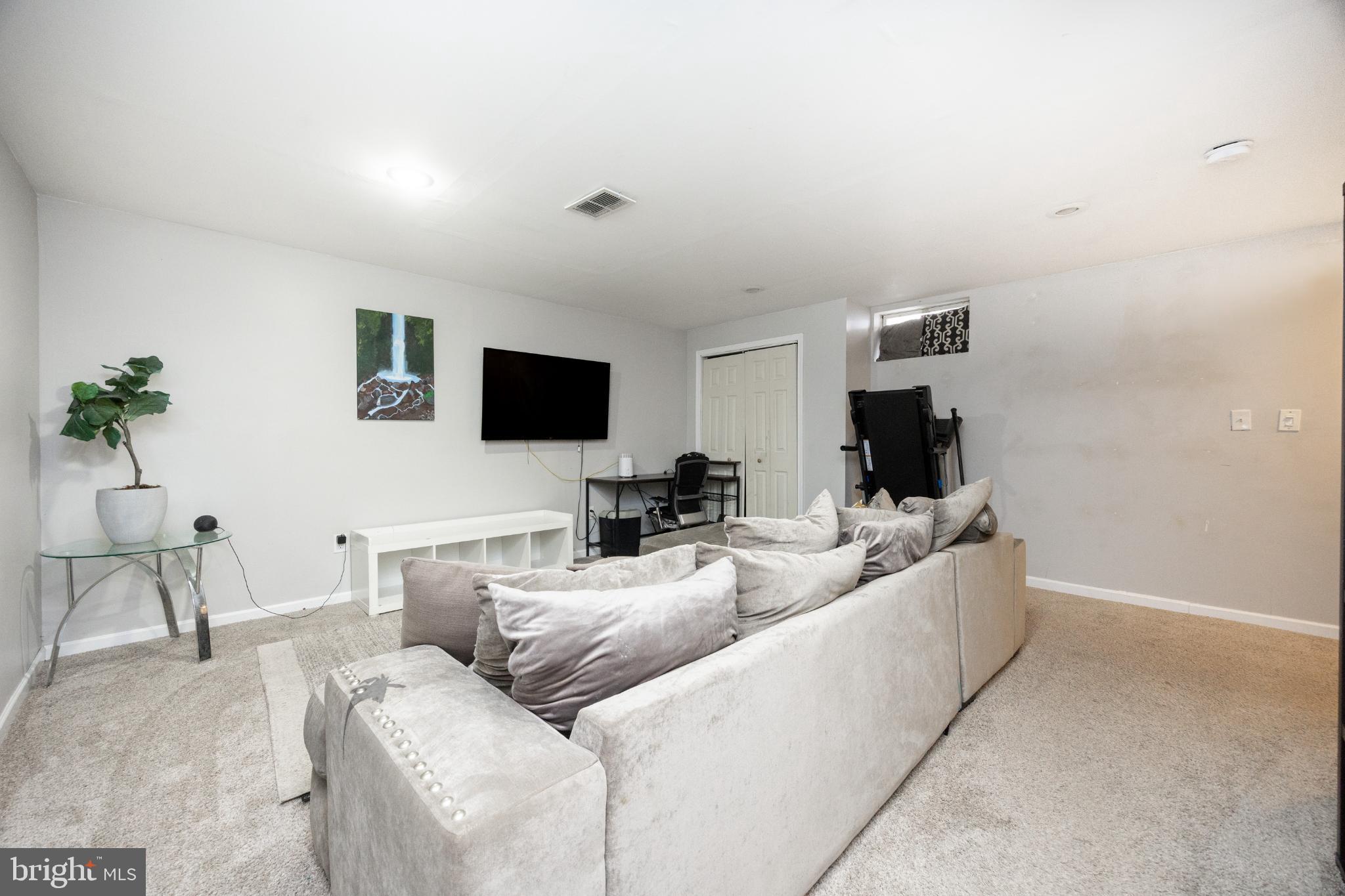 PENN CROSSING - Residential