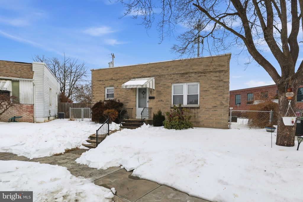 Photo of 339 Fredrick Court, YORK, PA 17403 (MLS # PAYK2097600)