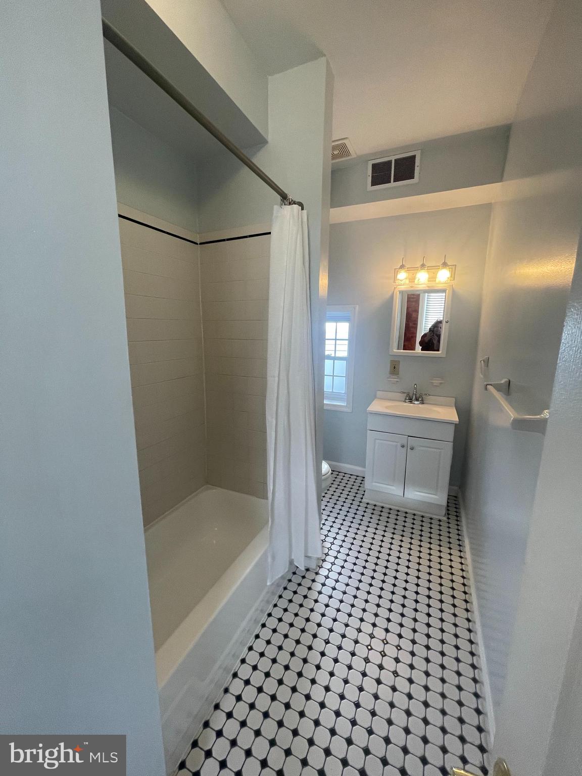 MANAYUNK - Residential Lease