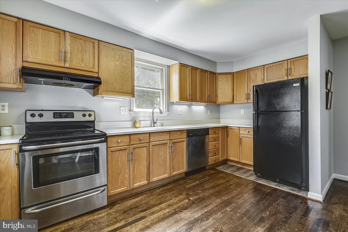 GLENBROOK VILLAGE - Residential