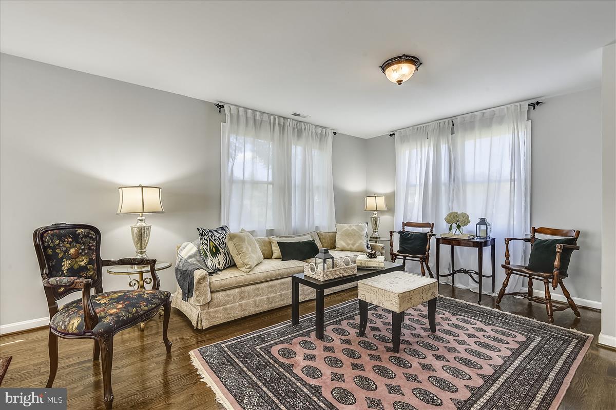 GLENBROOK VILLAGE - Residential