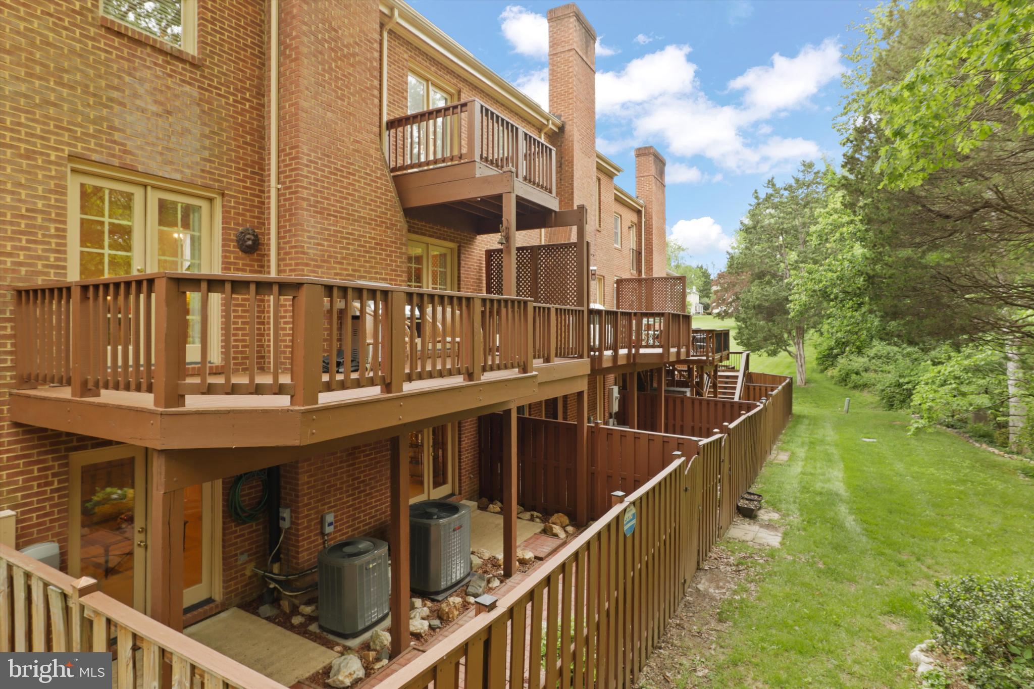 10204 ASPEN WILLOW DRIVE