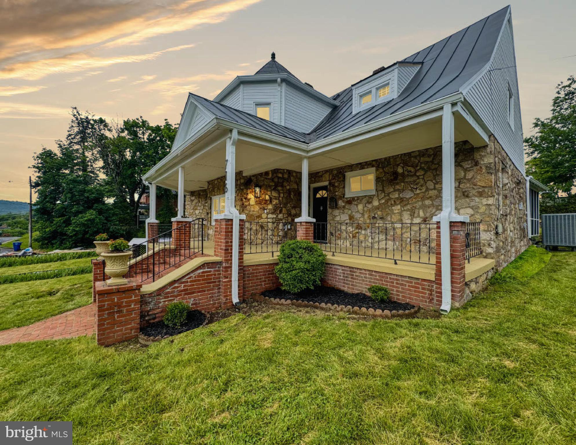716 VILLA AVENUE