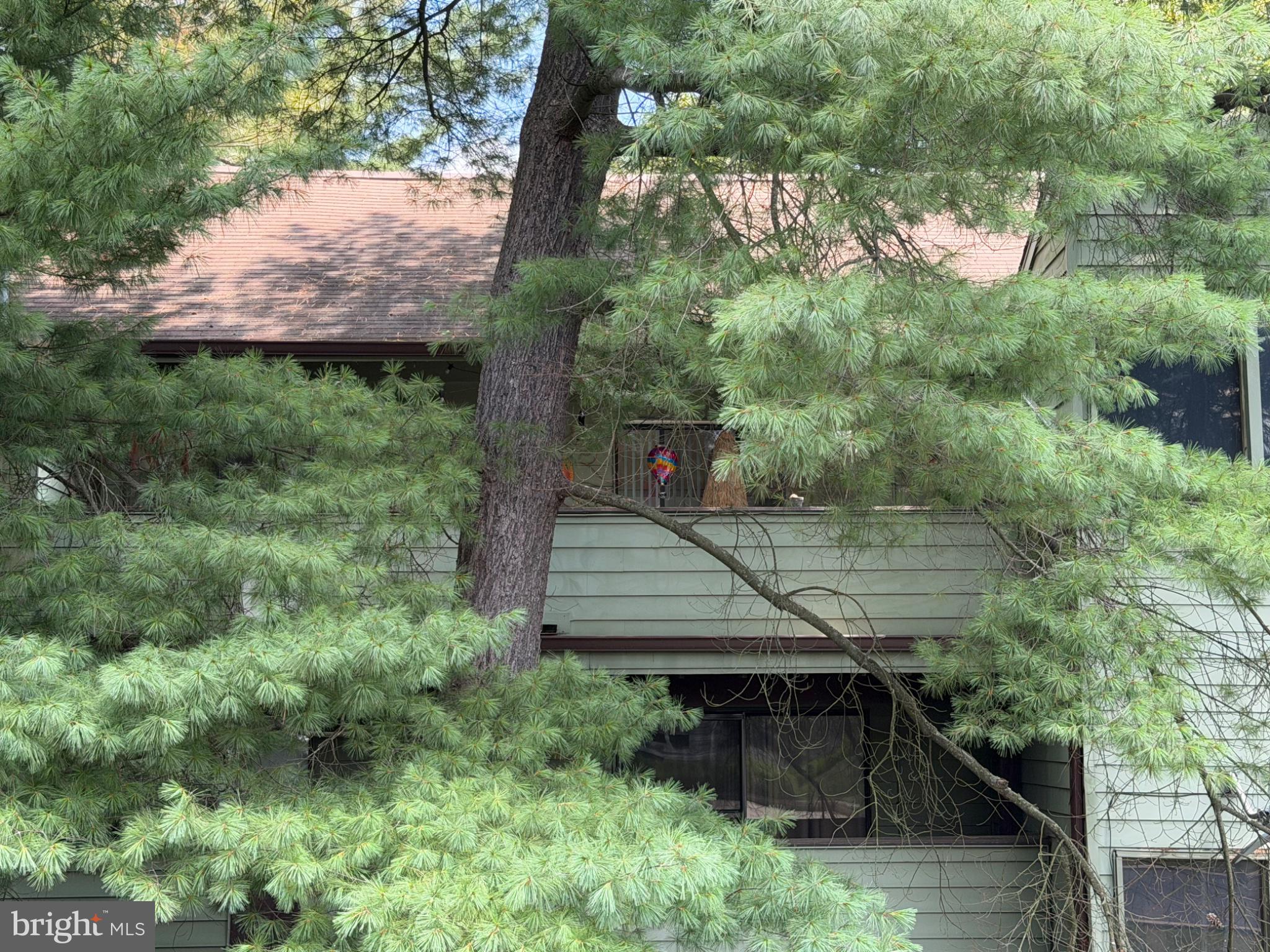1 SUNTOP COURT 202
