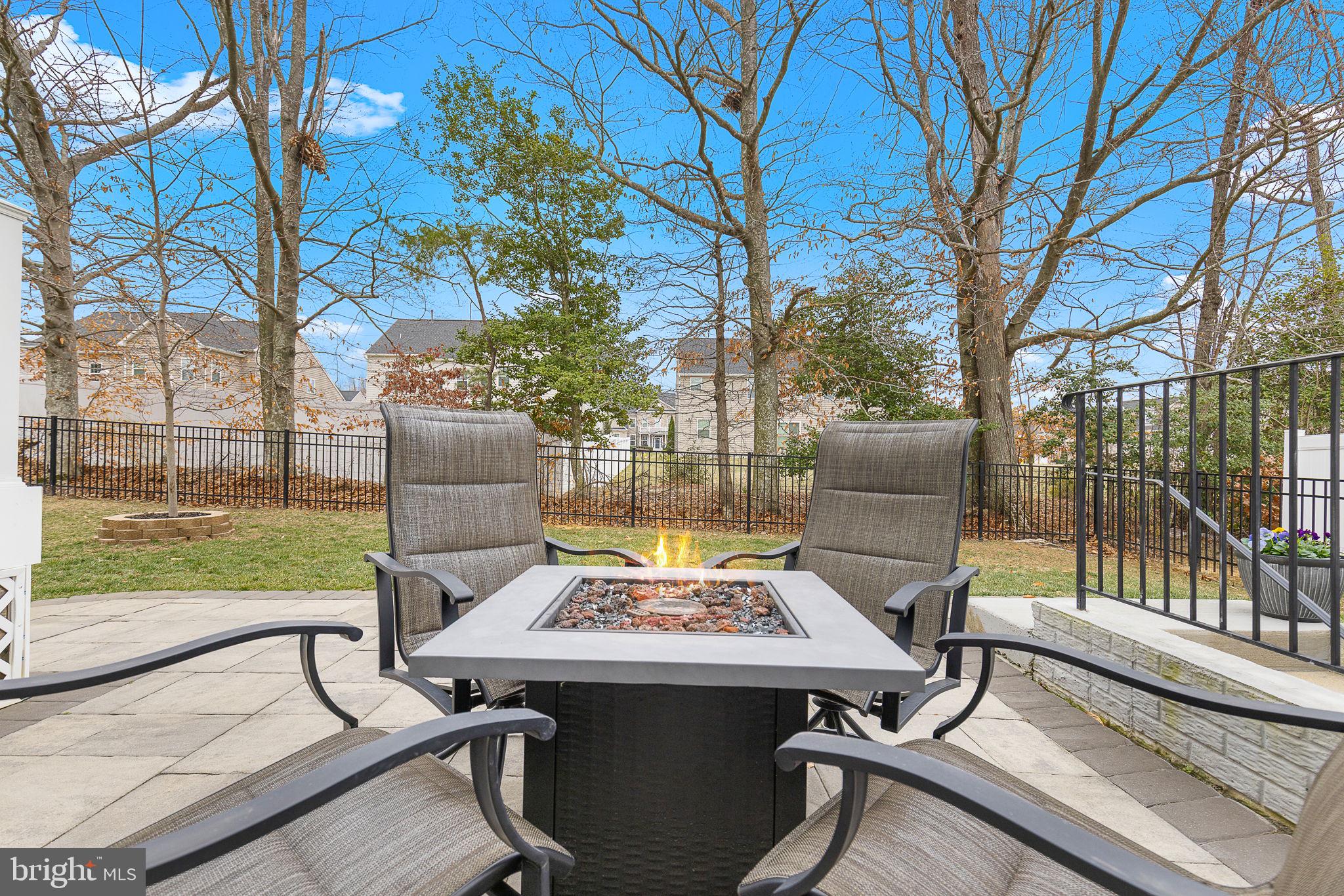 LIBERTY KNOLLS - Residential