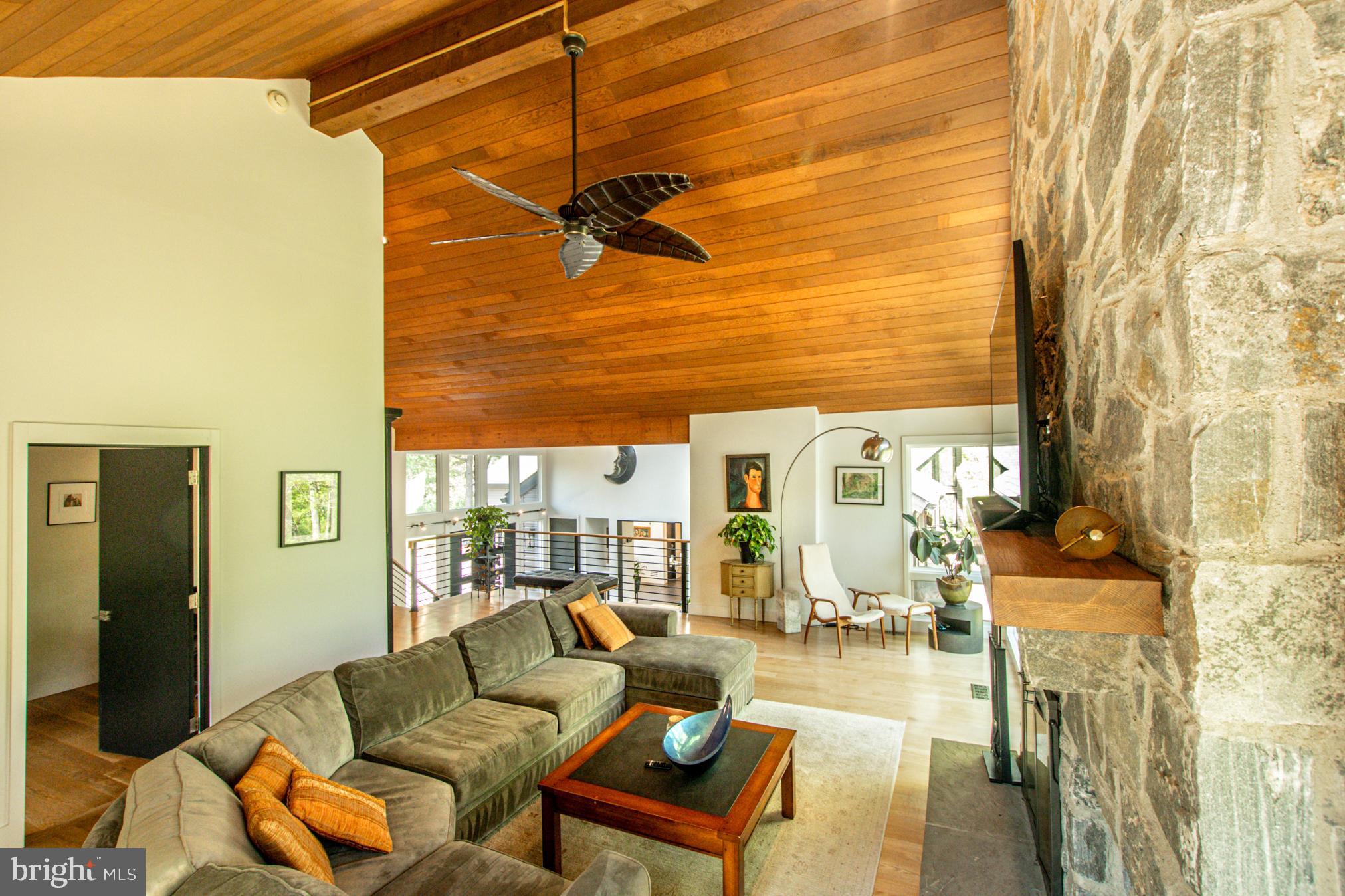 ROUNDELAY - Residential