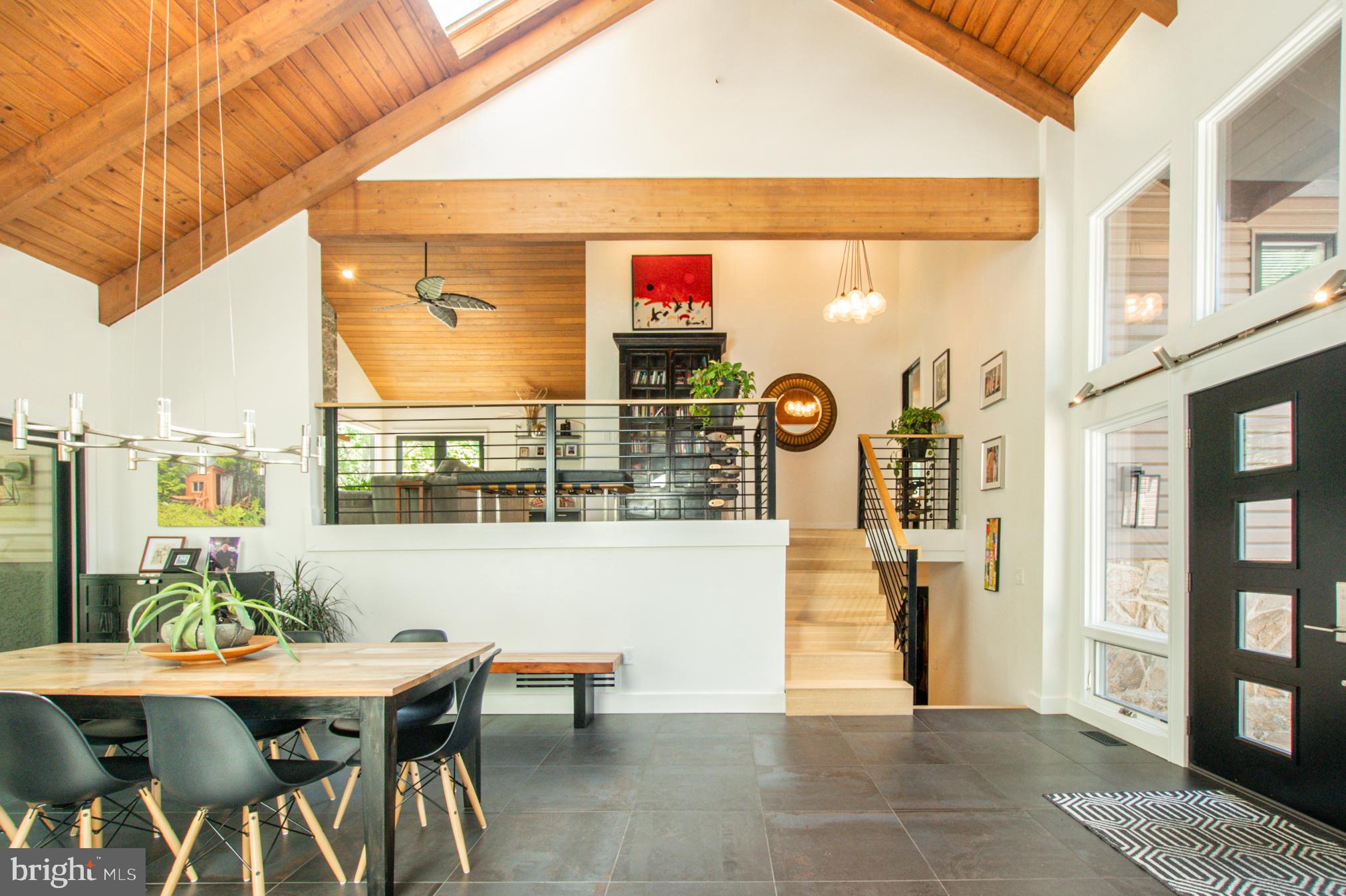 ROUNDELAY - Residential