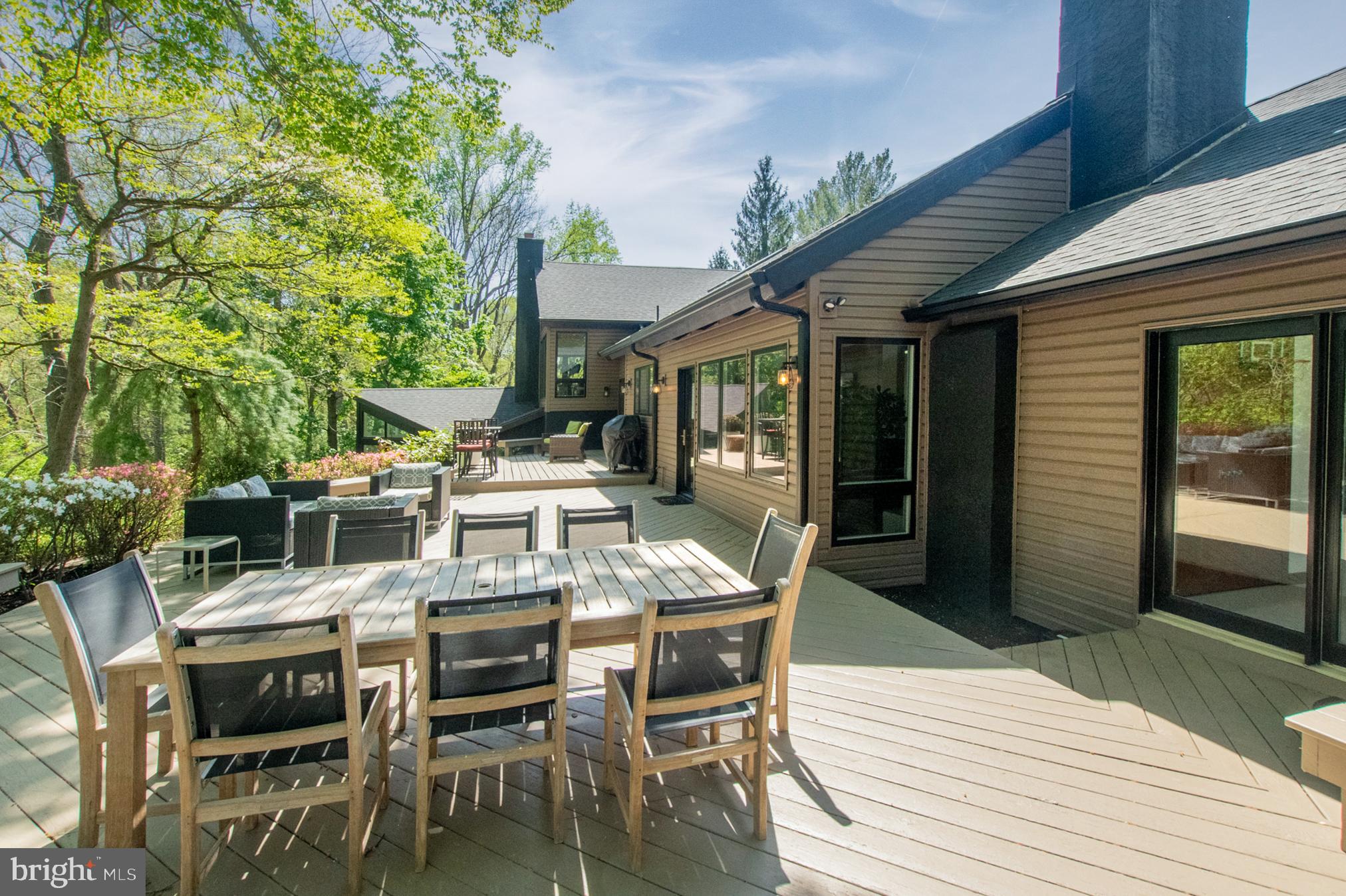 ROUNDELAY - Residential