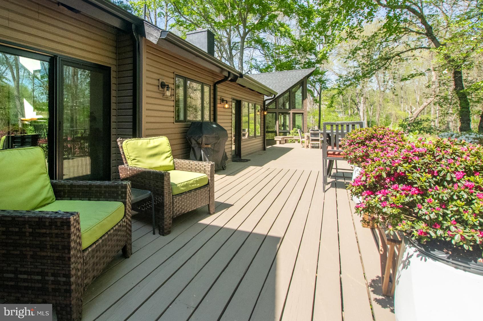 ROUNDELAY - Residential