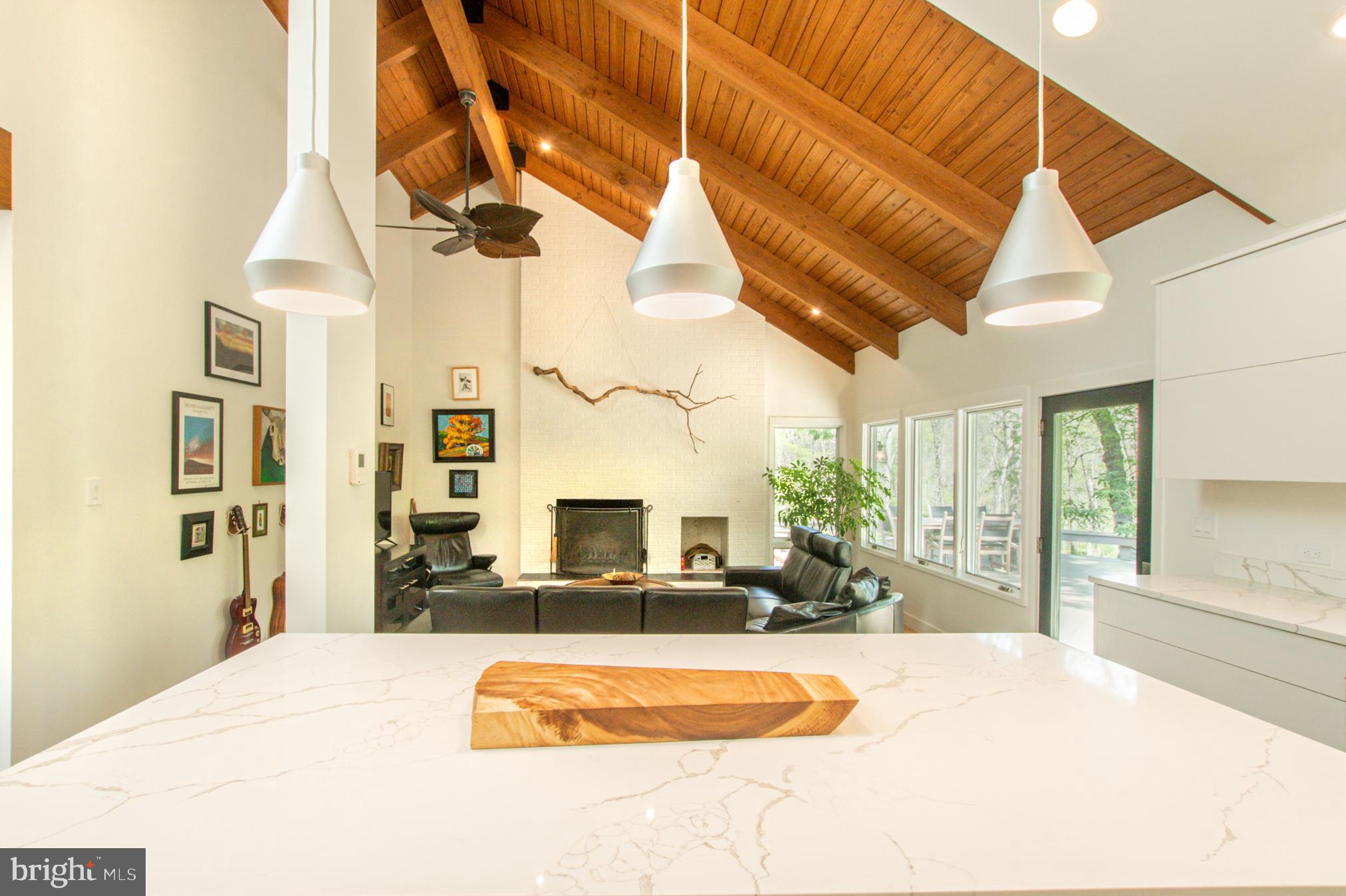 ROUNDELAY - Residential