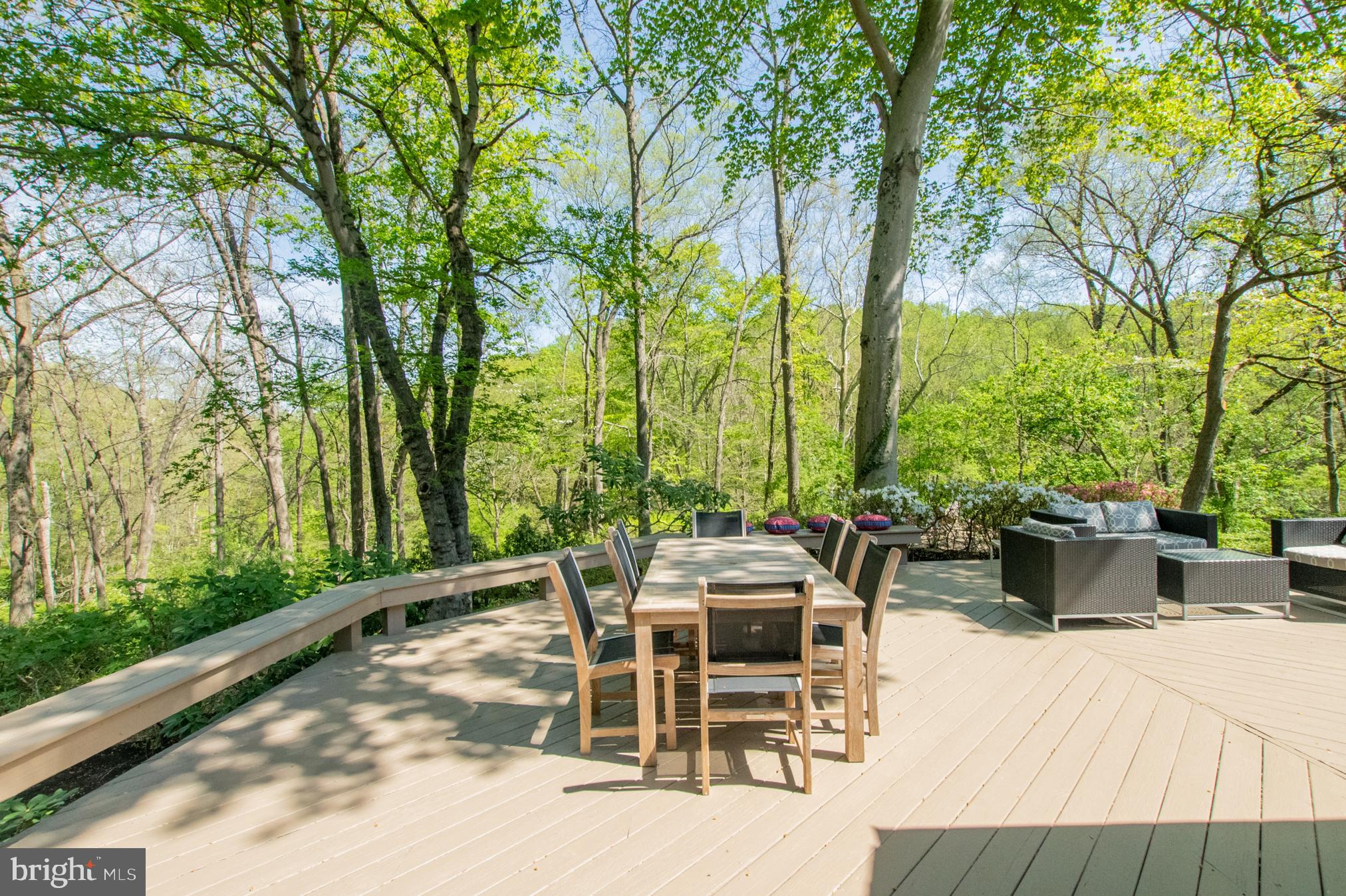 ROUNDELAY - Residential