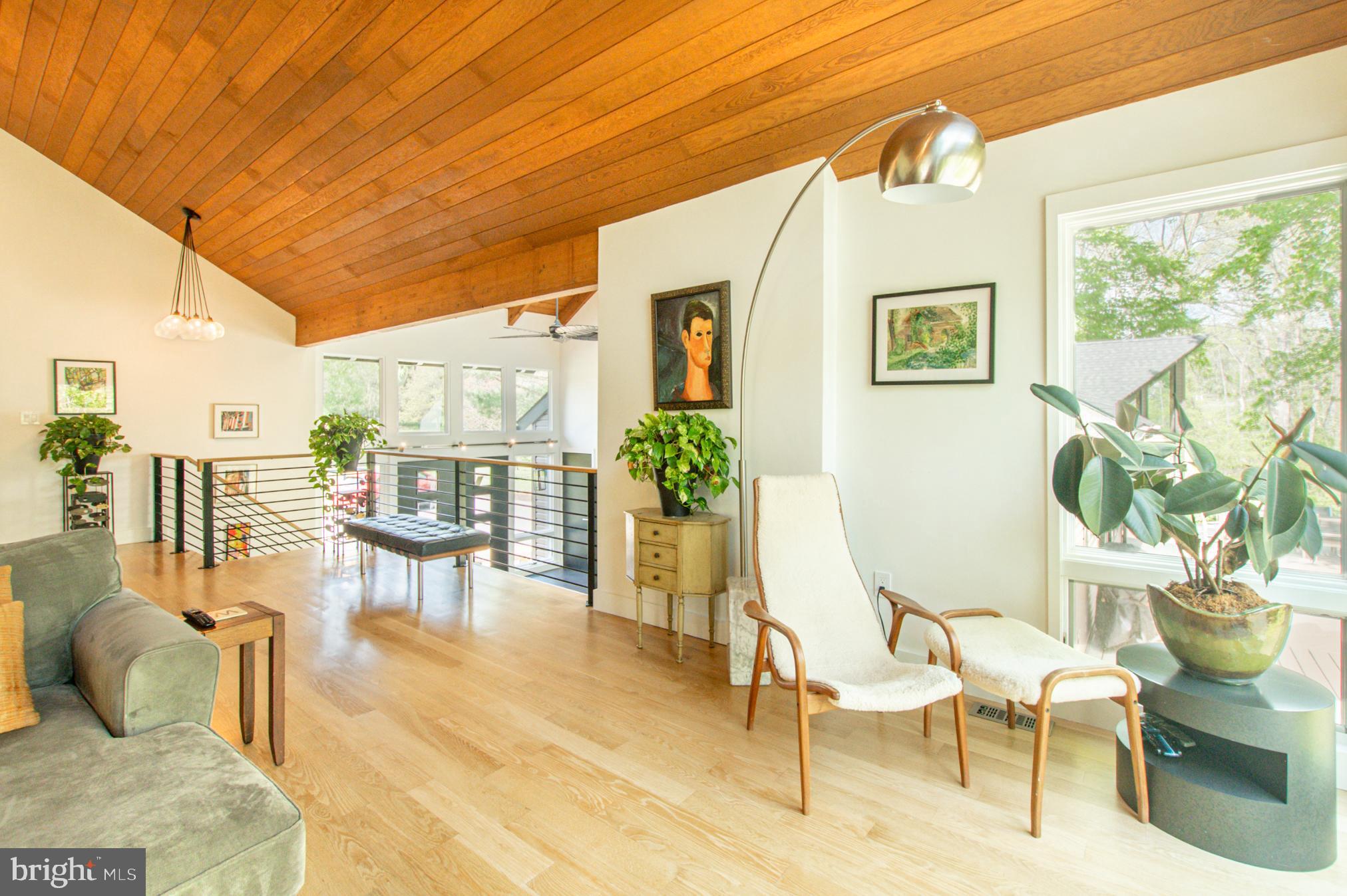 ROUNDELAY - Residential