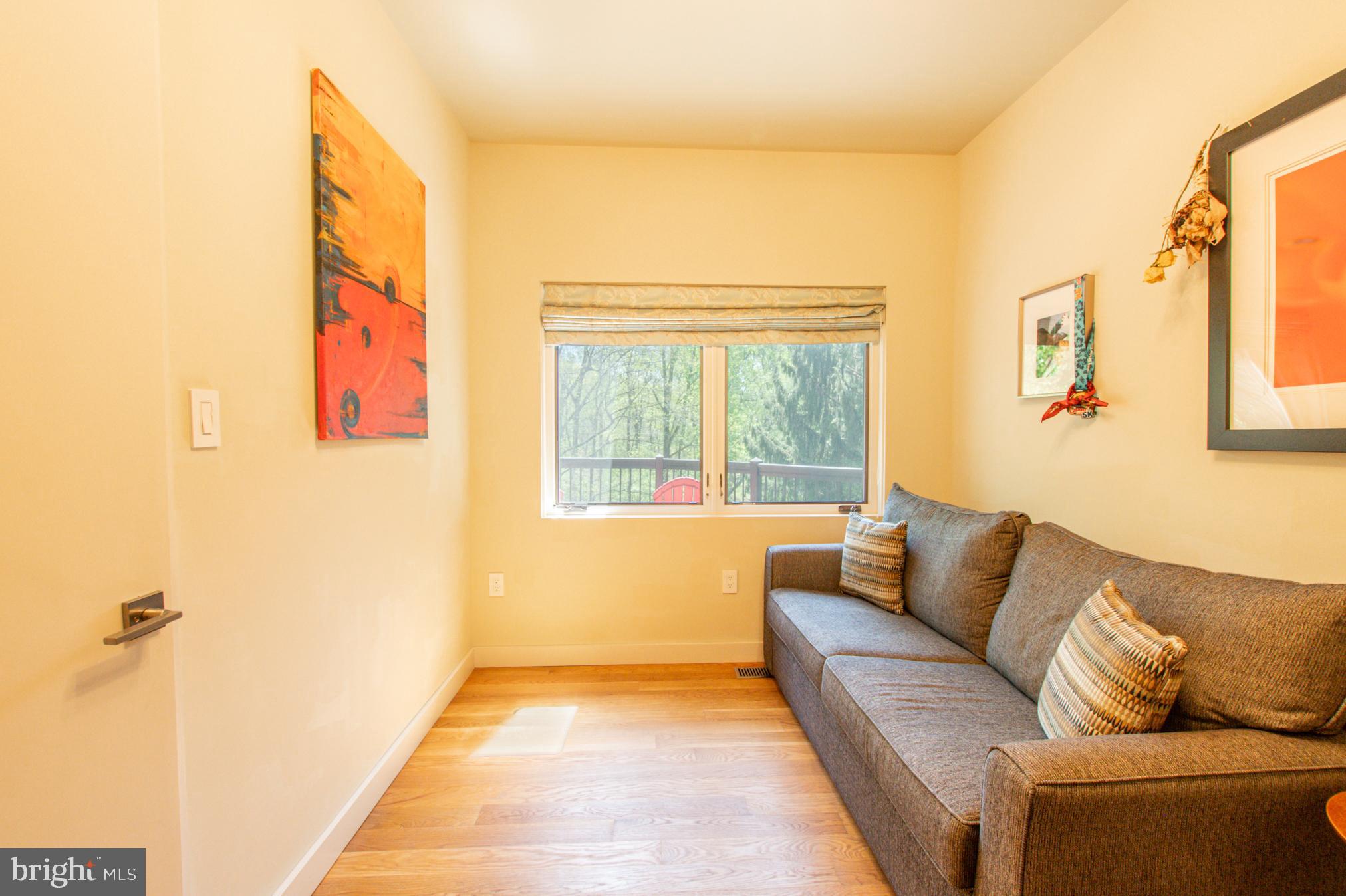 ROUNDELAY - Residential