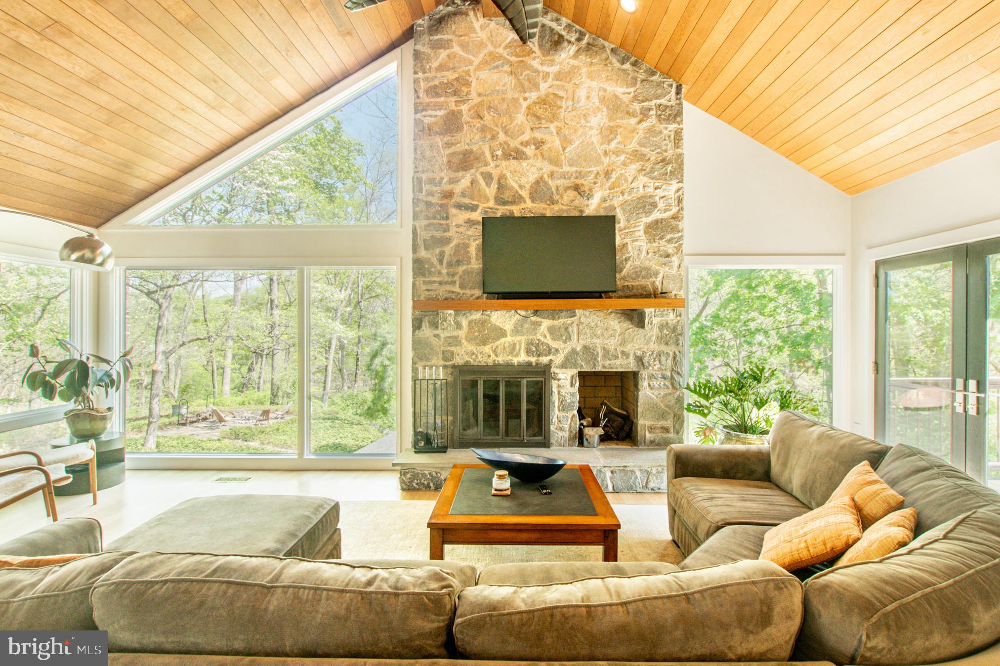 ROUNDELAY - Residential