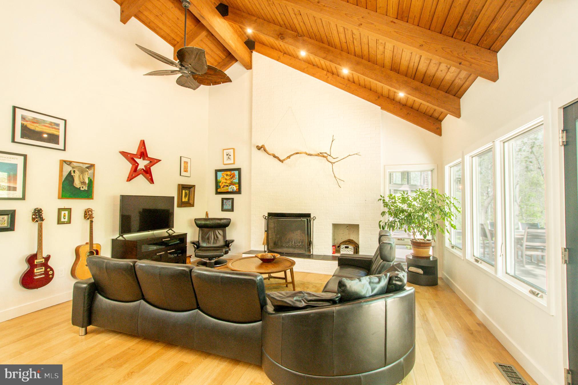 ROUNDELAY - Residential