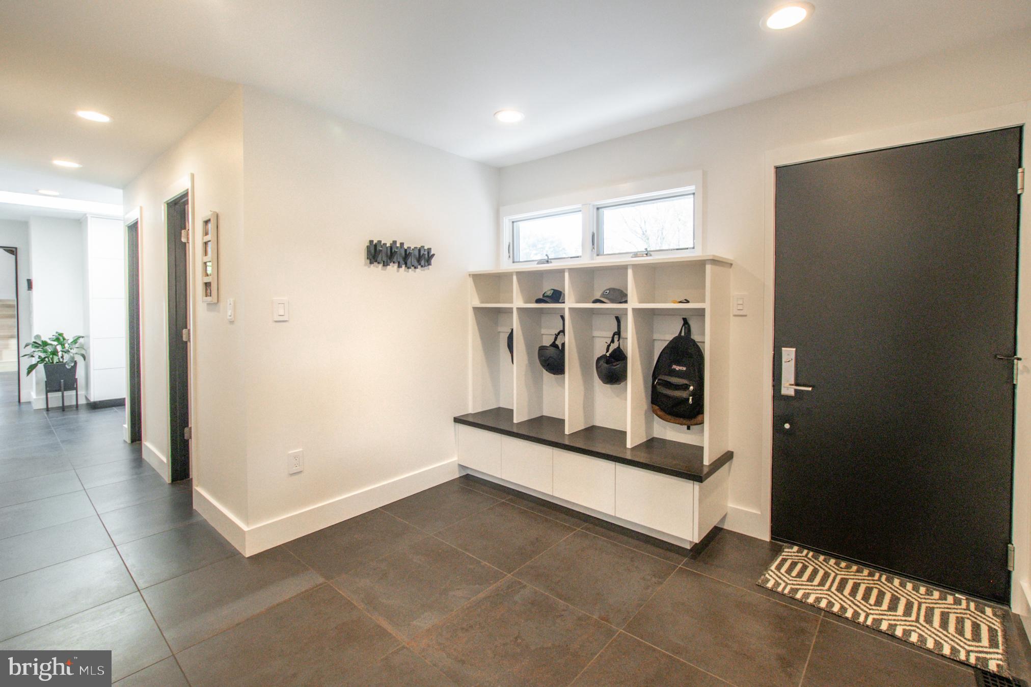 ROUNDELAY - Residential