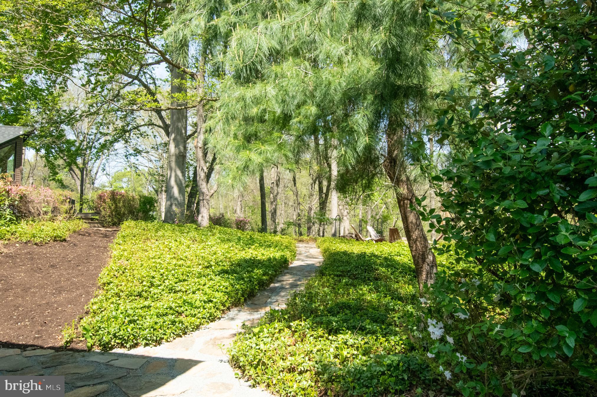 ROUNDELAY - Residential