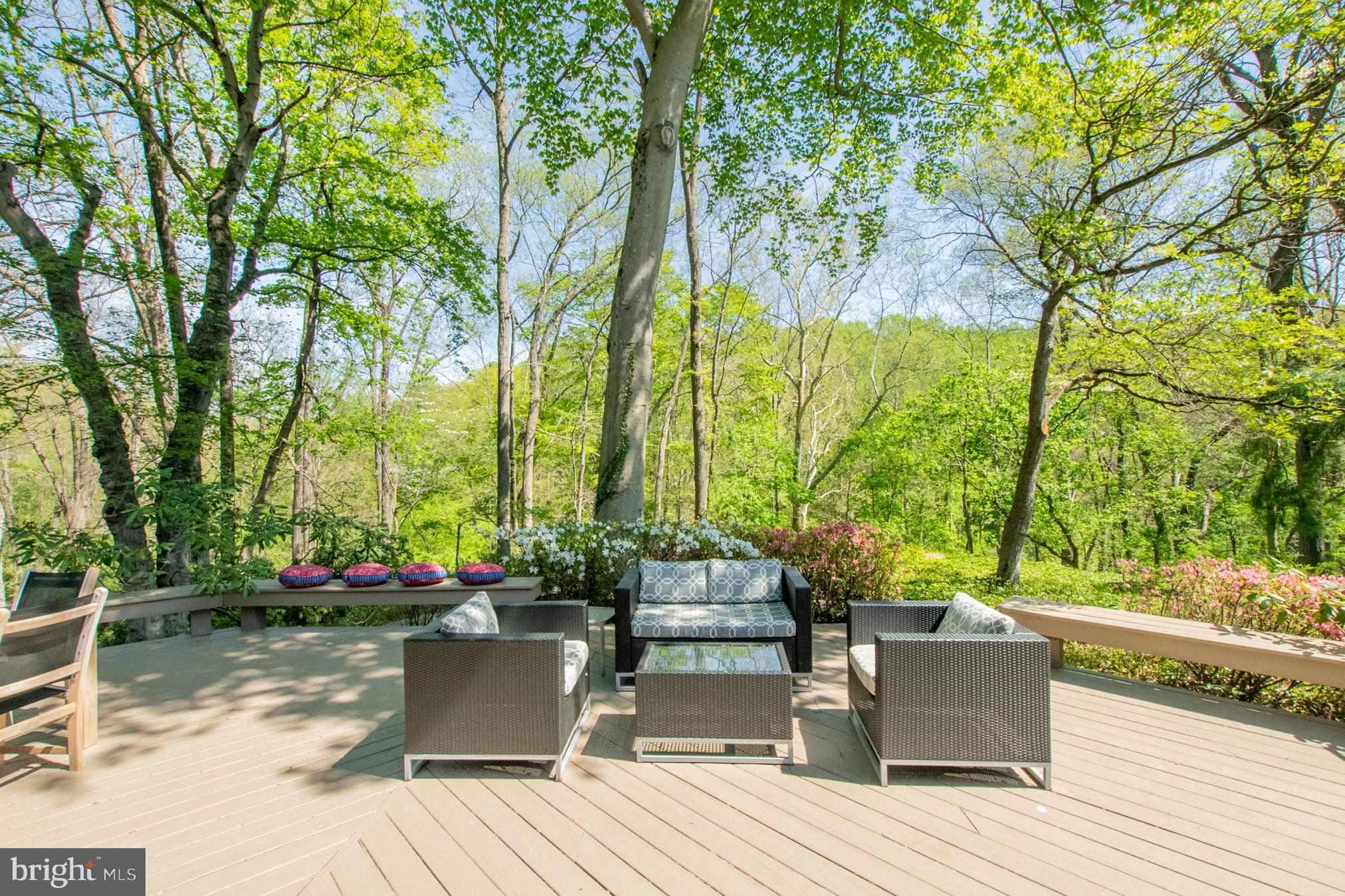 ROUNDELAY - Residential