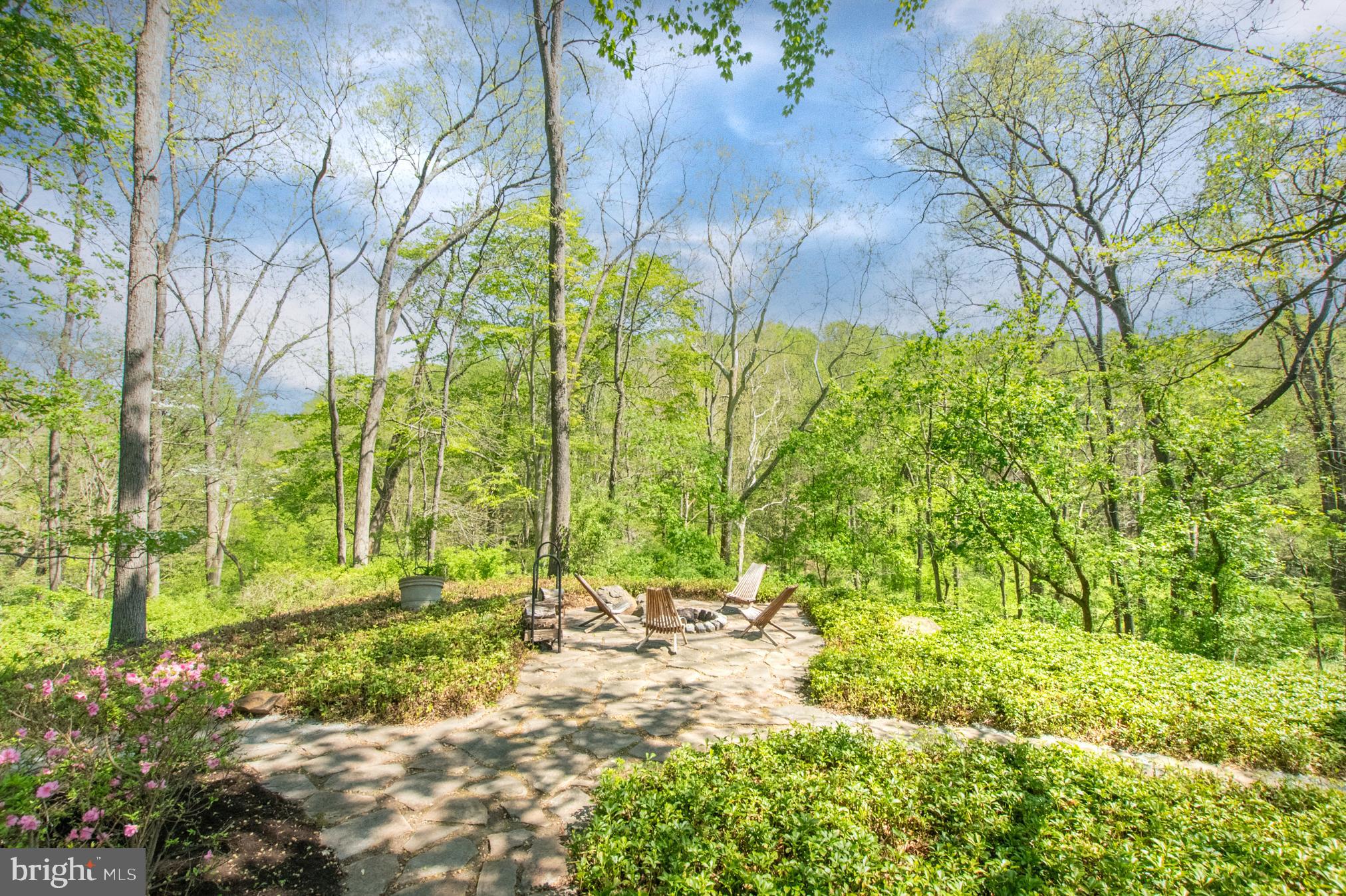 ROUNDELAY - Residential