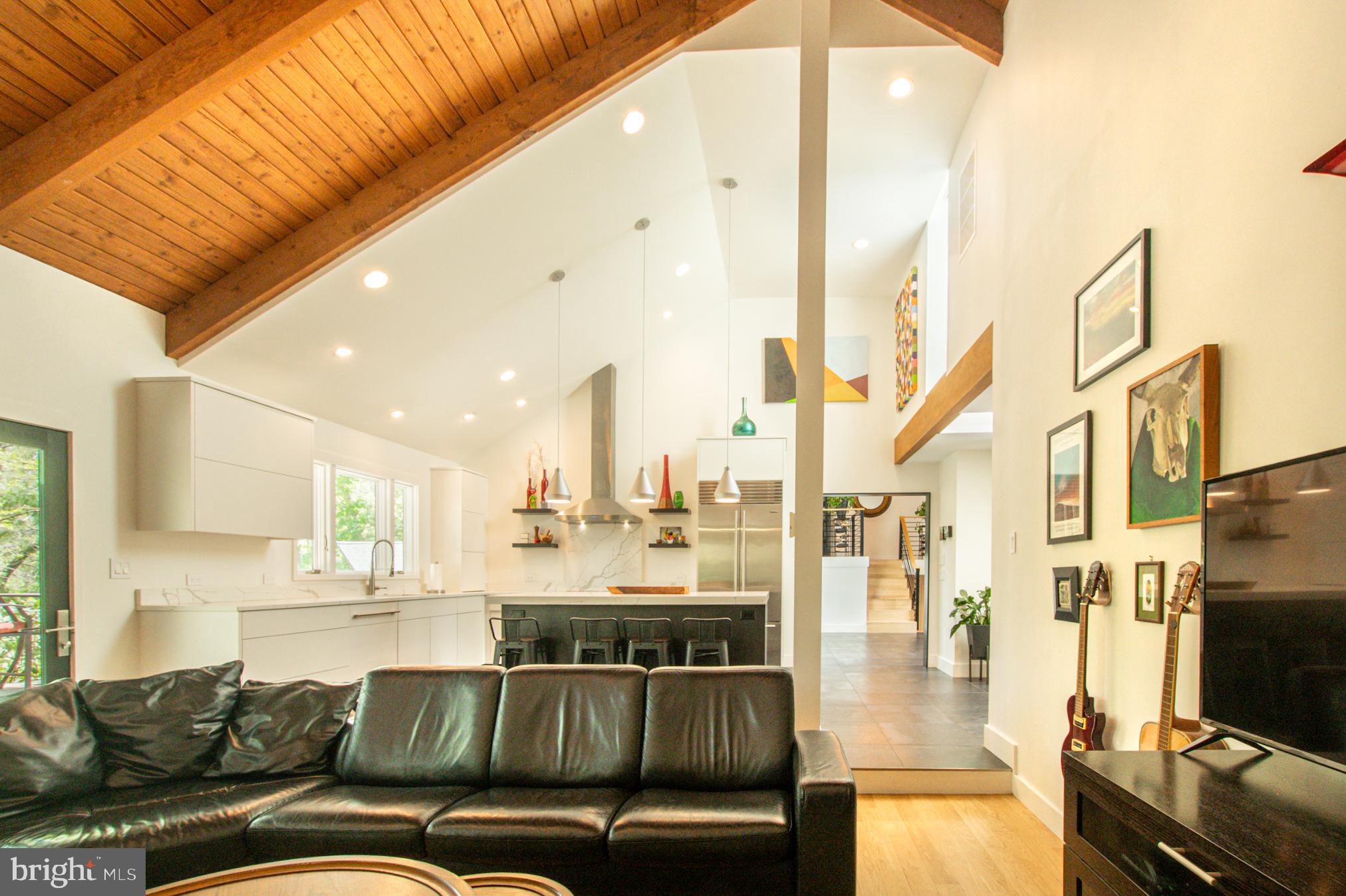 ROUNDELAY - Residential