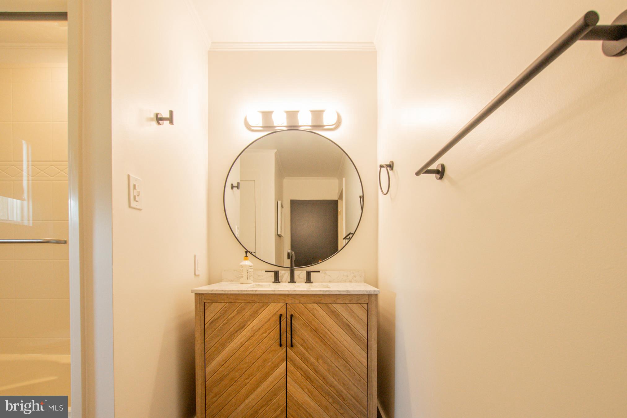 ROUNDELAY - Residential