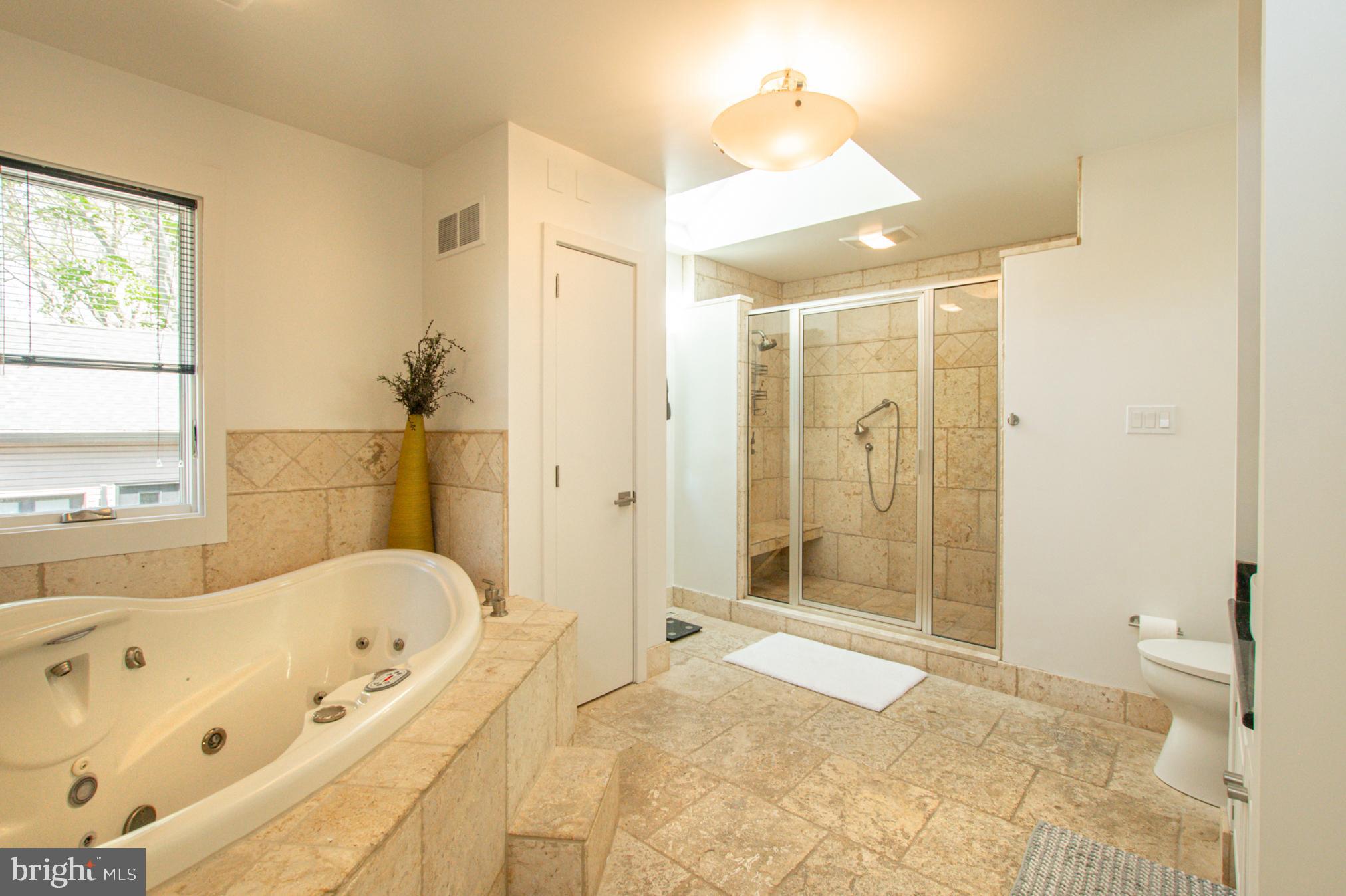 ROUNDELAY - Residential