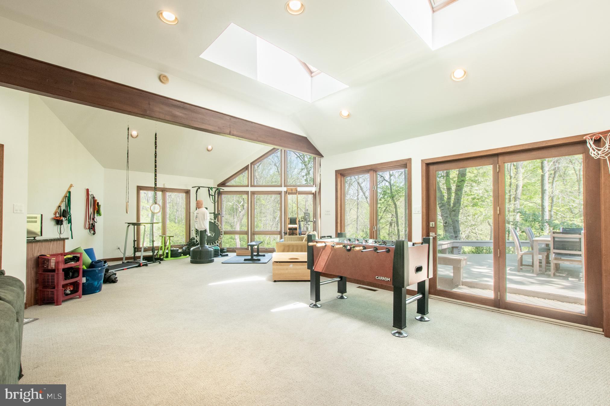 ROUNDELAY - Residential