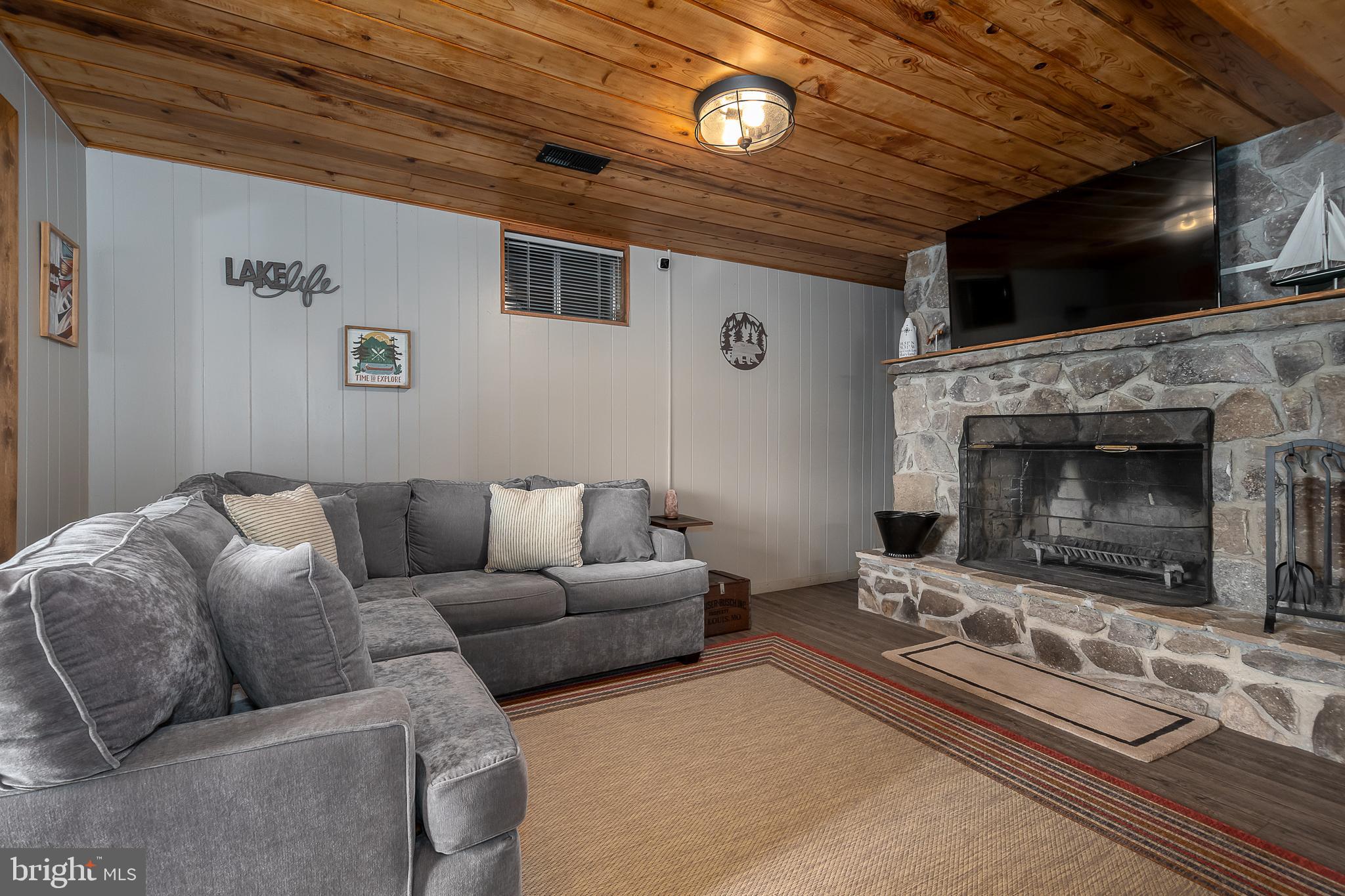 STOCKSLAGER ROAD - Residential