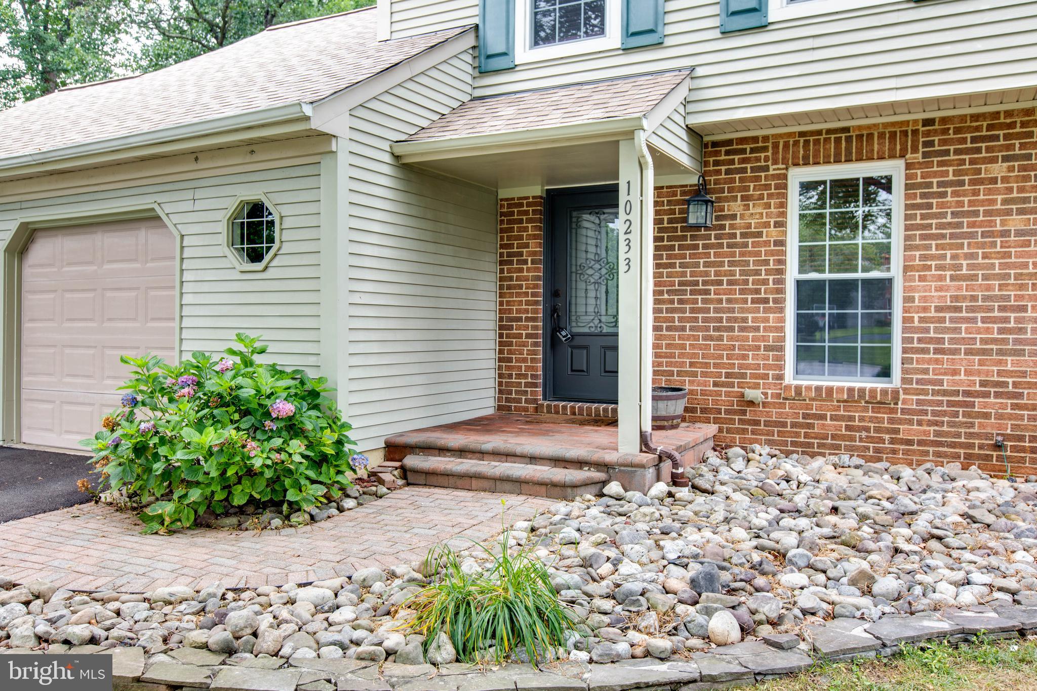 10233 QUEENS CAMEL COURT