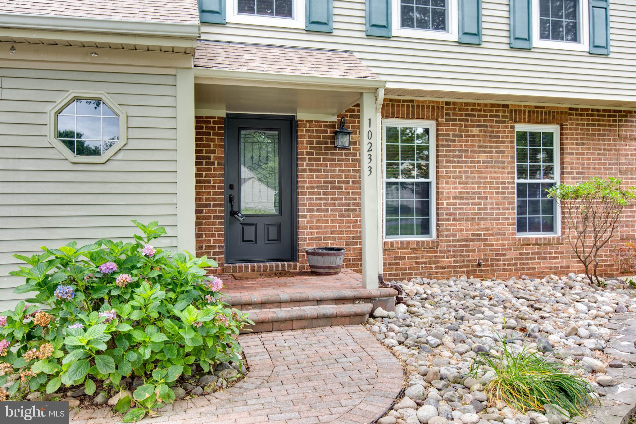 10233 QUEENS CAMEL COURT