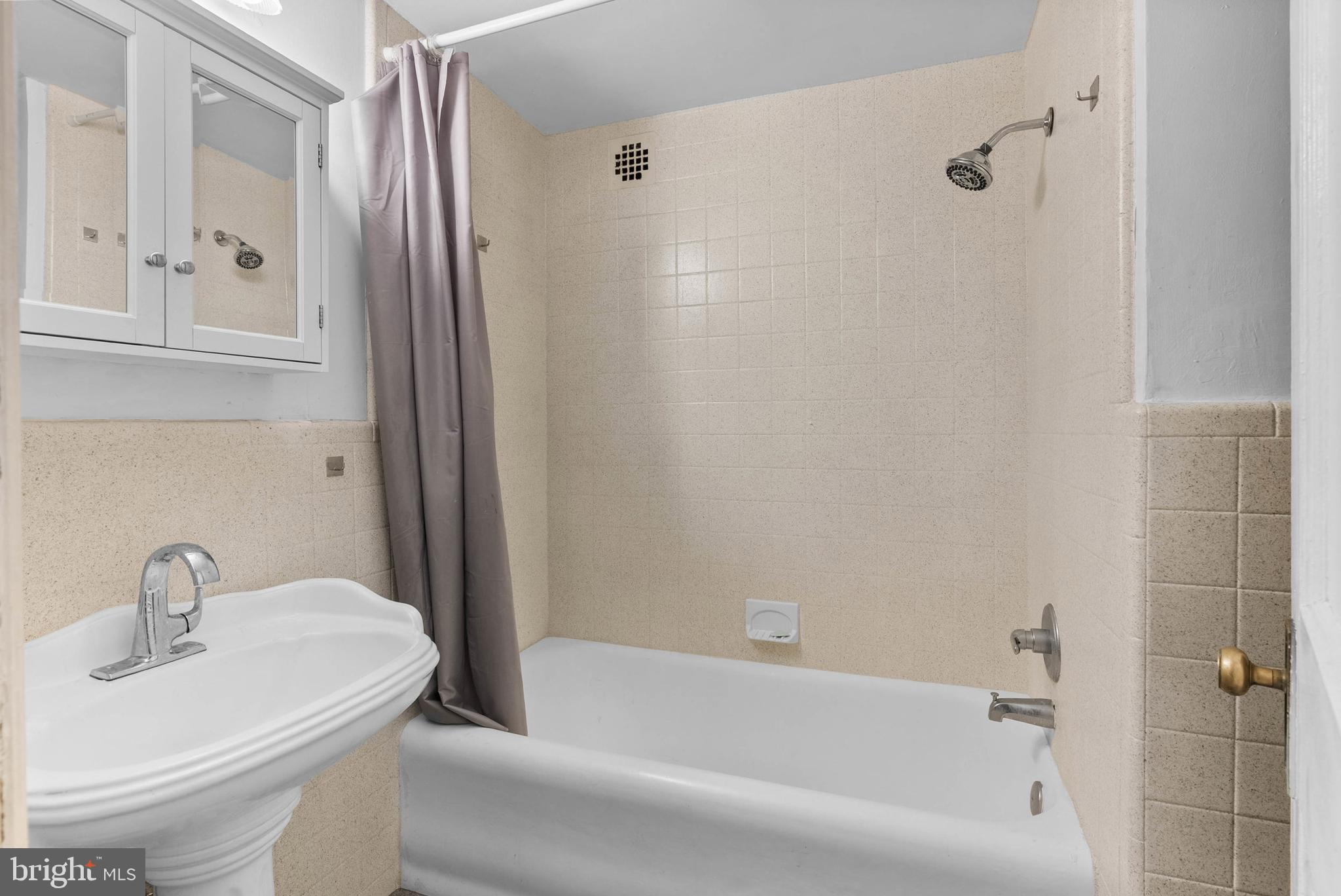 AVENUE OF THE ARTS - Residential