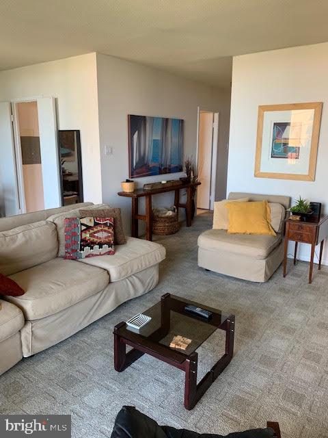 ALEXANDRIA HOUSE - Residential Lease