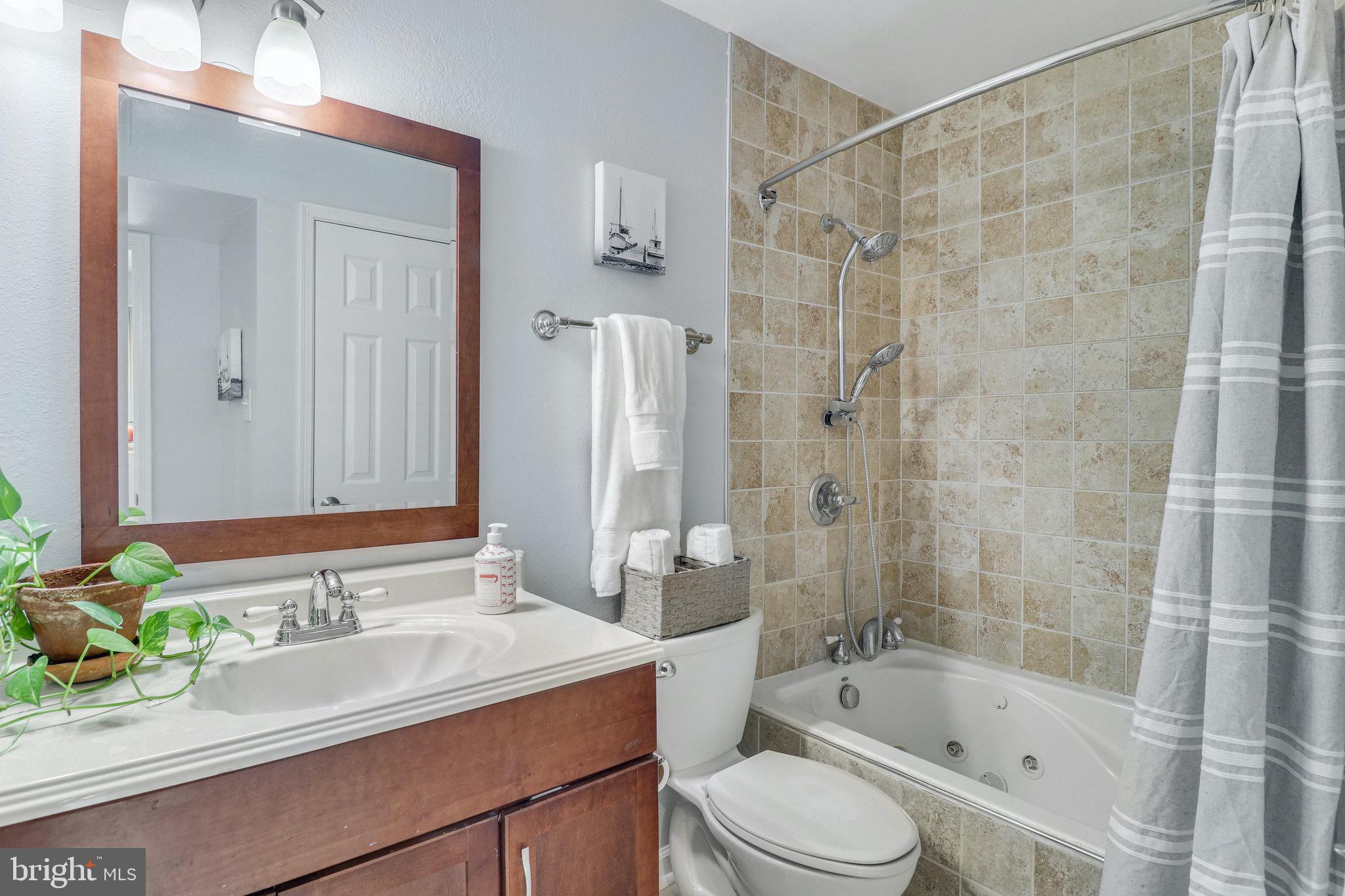 POINTE AT PARK CENTER - Residential