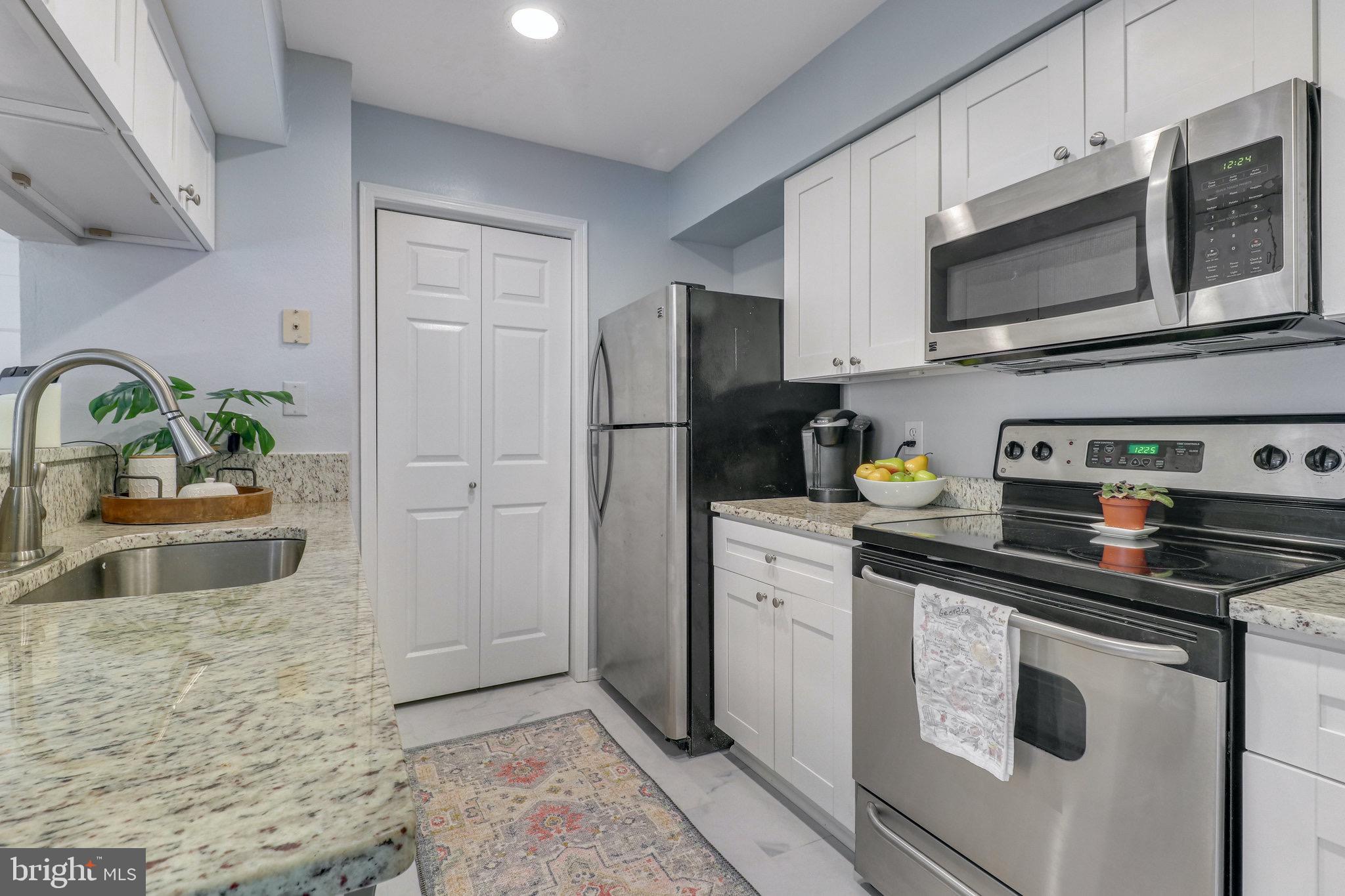 POINTE AT PARK CENTER - Residential