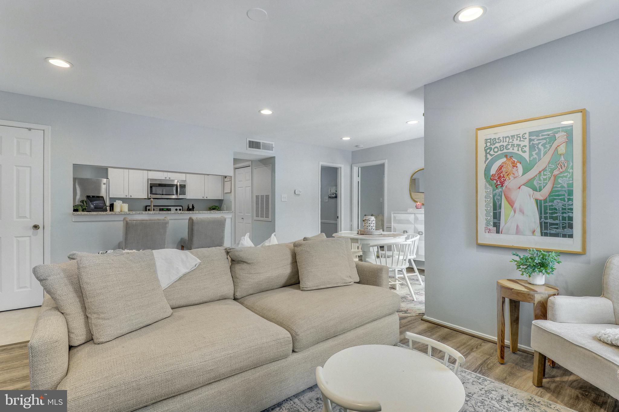 POINTE AT PARK CENTER - Residential