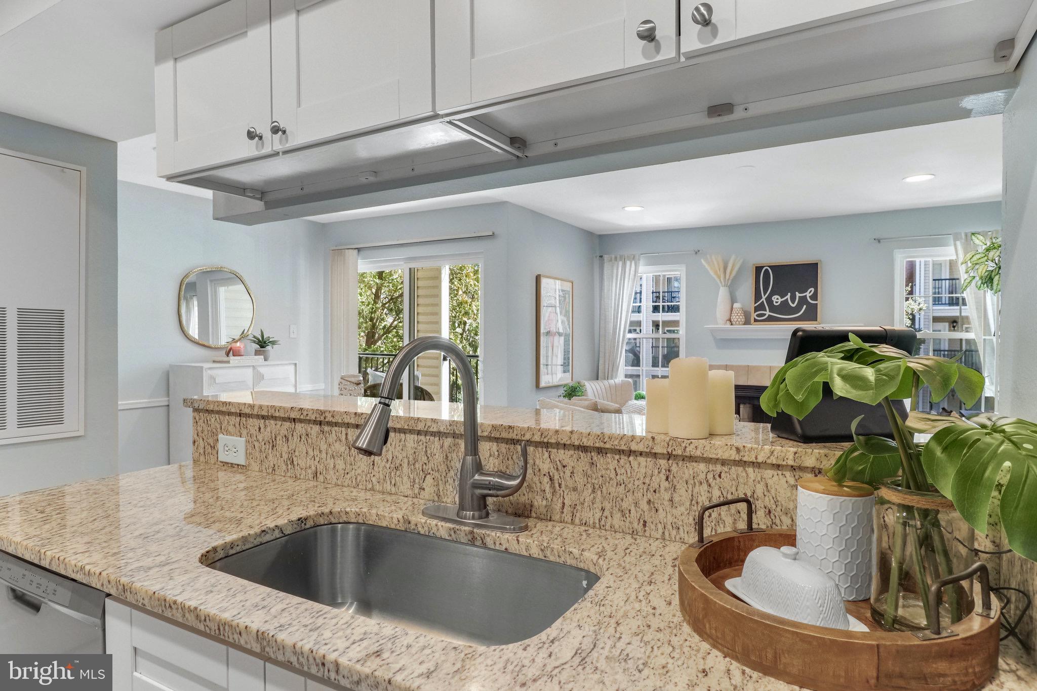 POINTE AT PARK CENTER - Residential