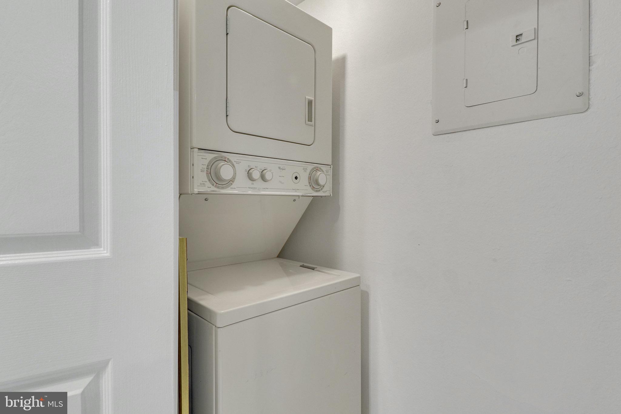 POINTE AT PARK CENTER - Residential