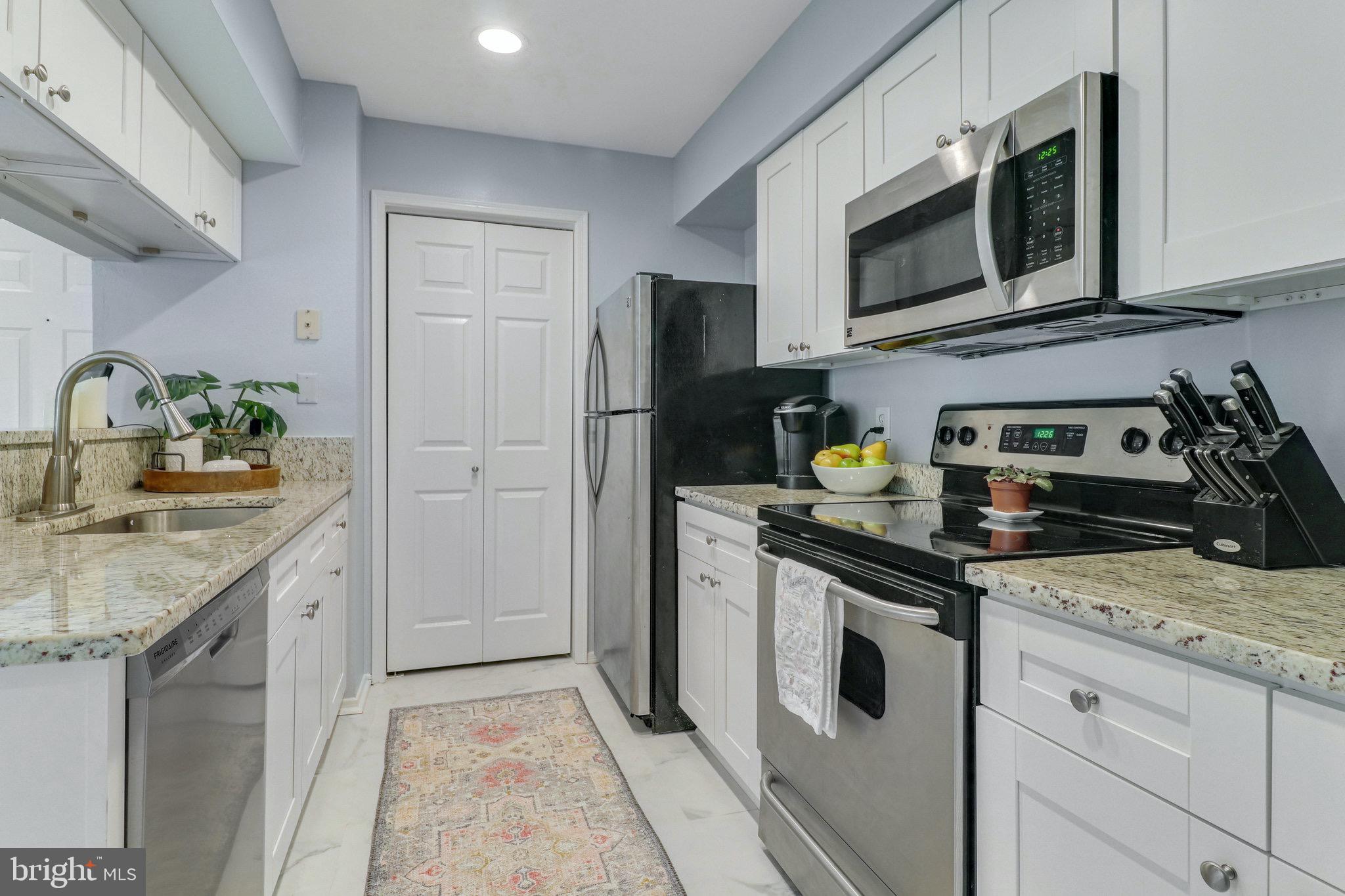 POINTE AT PARK CENTER - Residential