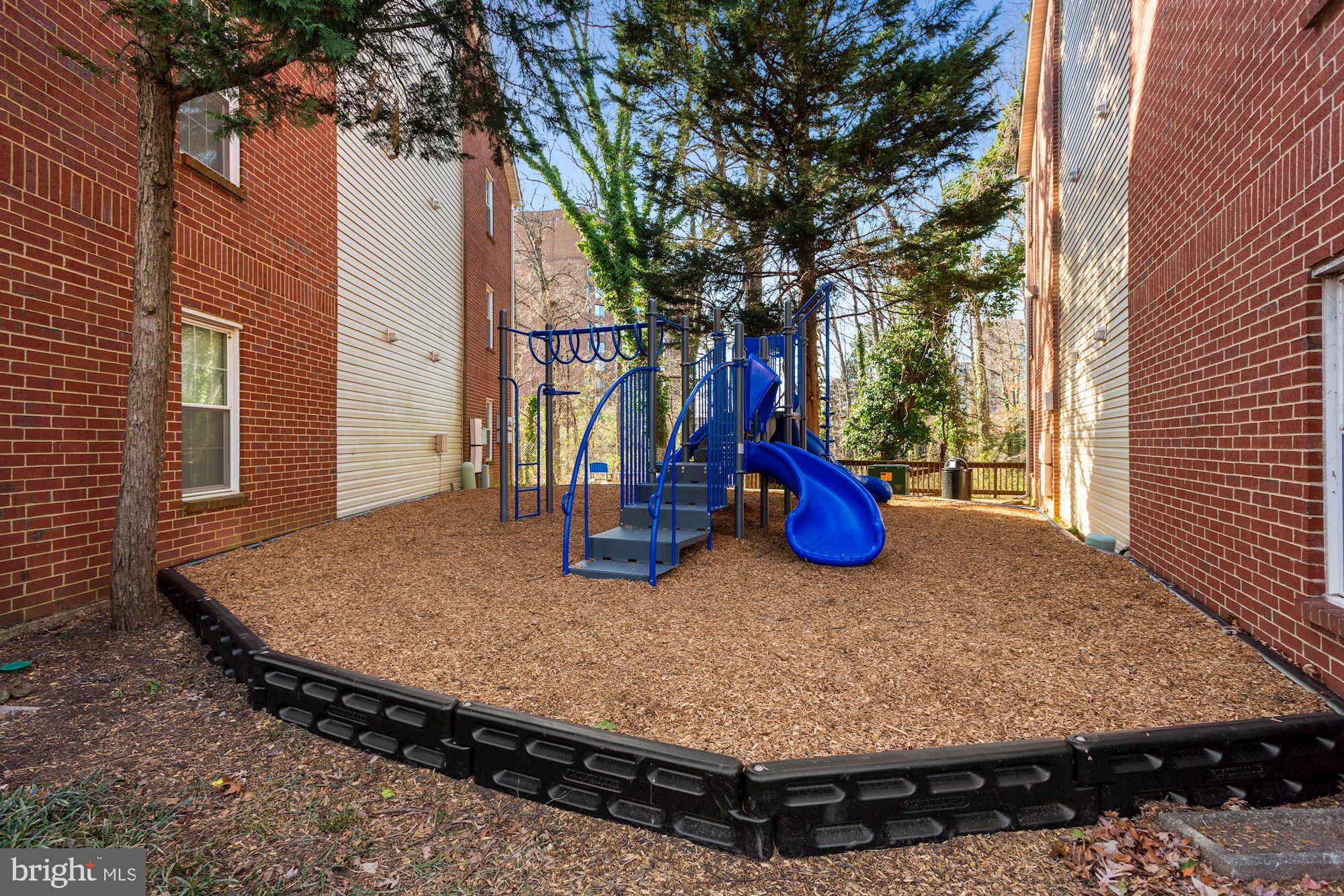 POINTE AT PARK CENTER - Residential