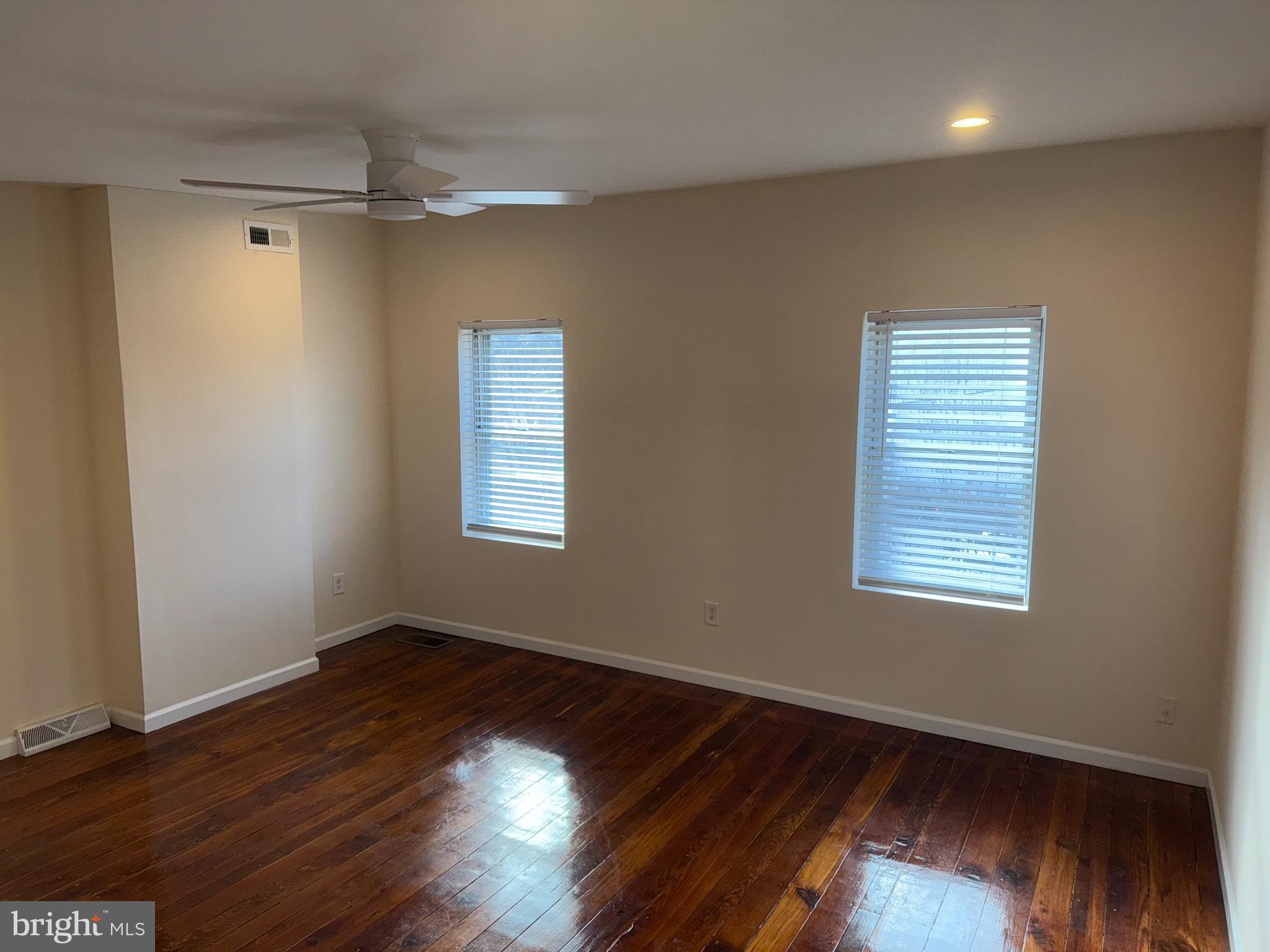 PORT RICHMOND - Residential