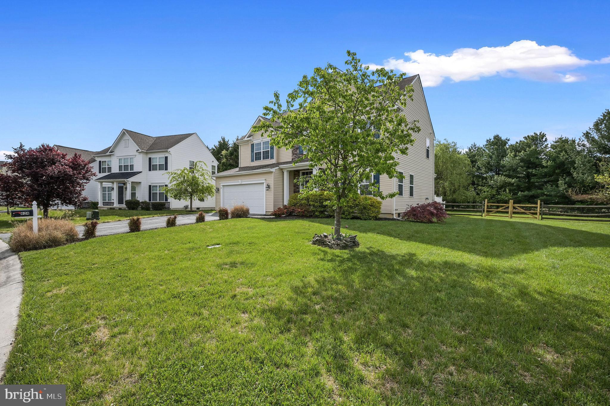 624 WILLOWWOOD DRIVE