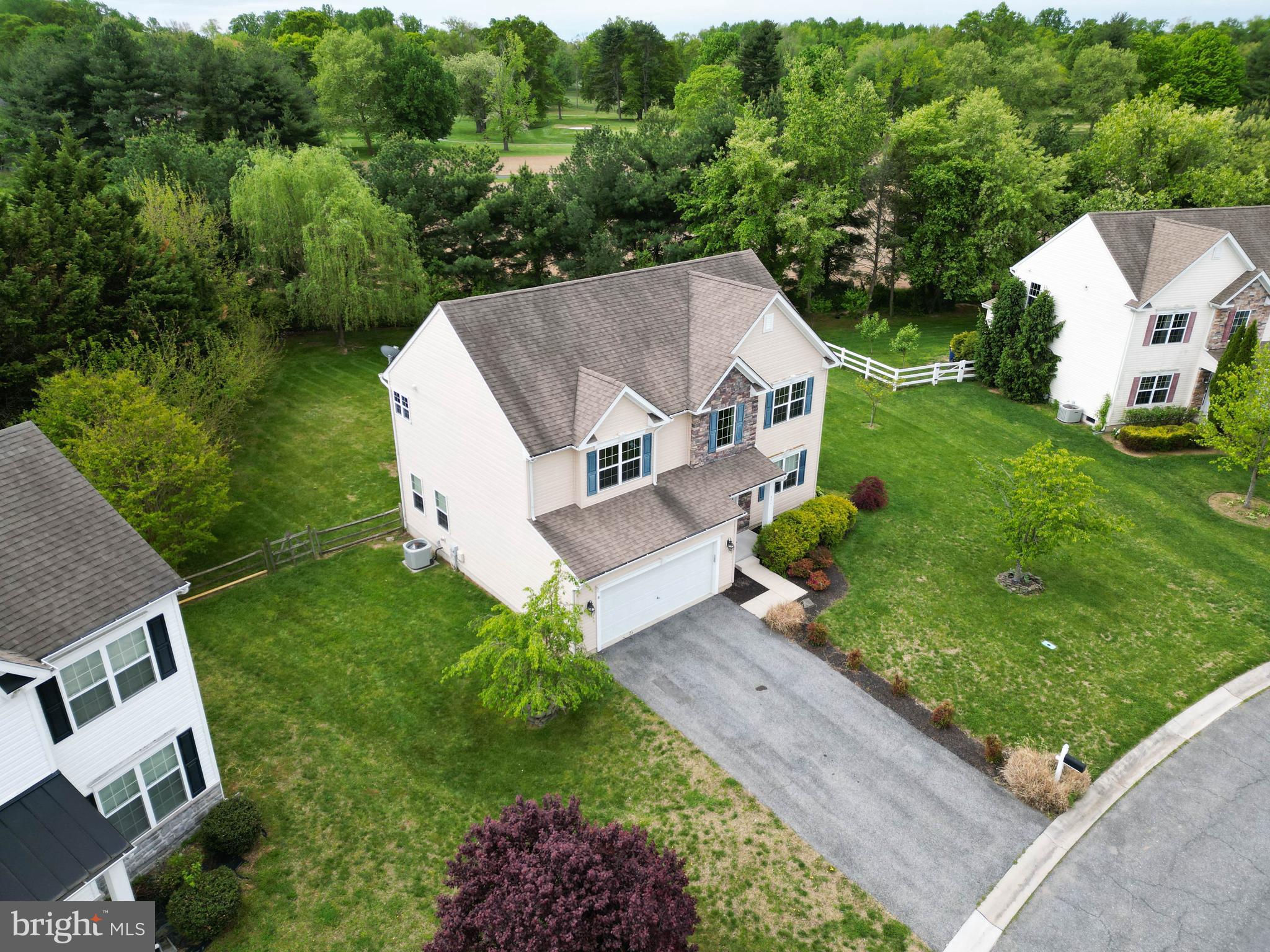 624 WILLOWWOOD DRIVE