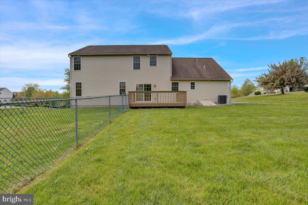 WOODS EDGE - Residential