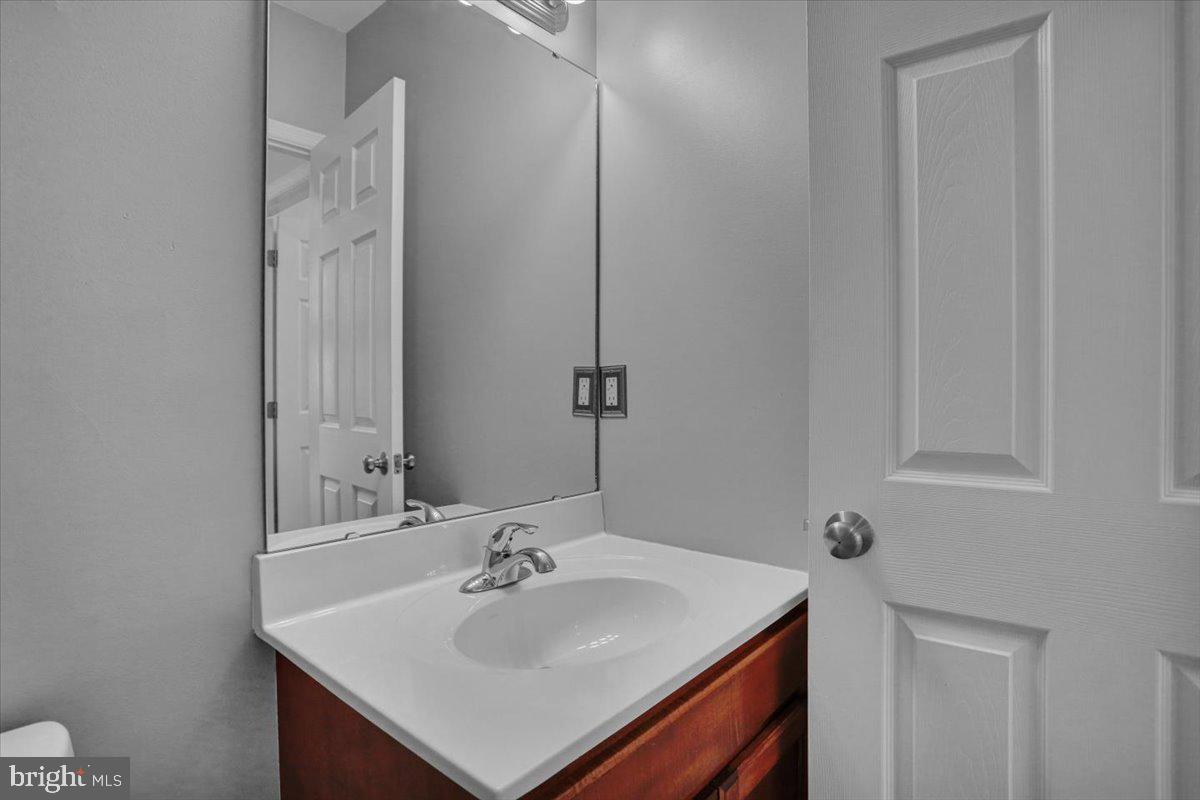 WOODS EDGE - Residential