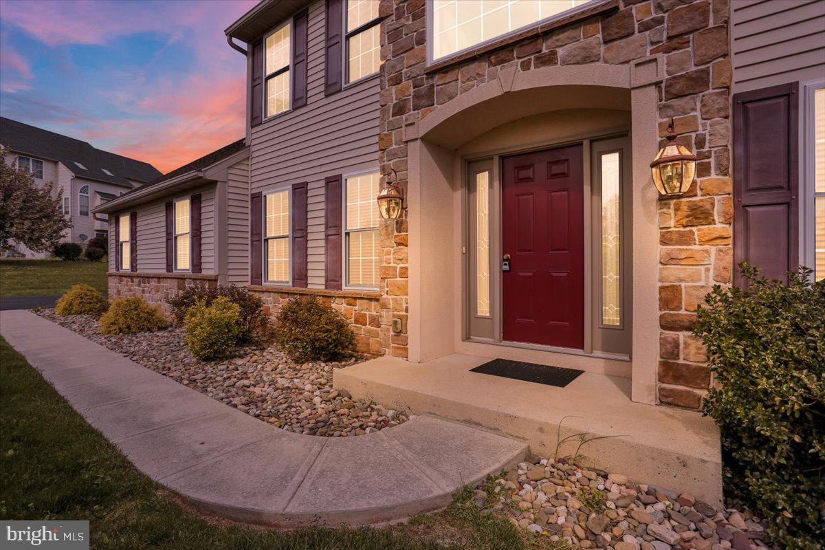 WOODS EDGE - Residential