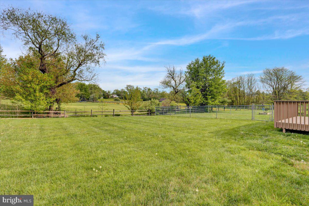 WOODS EDGE - Residential